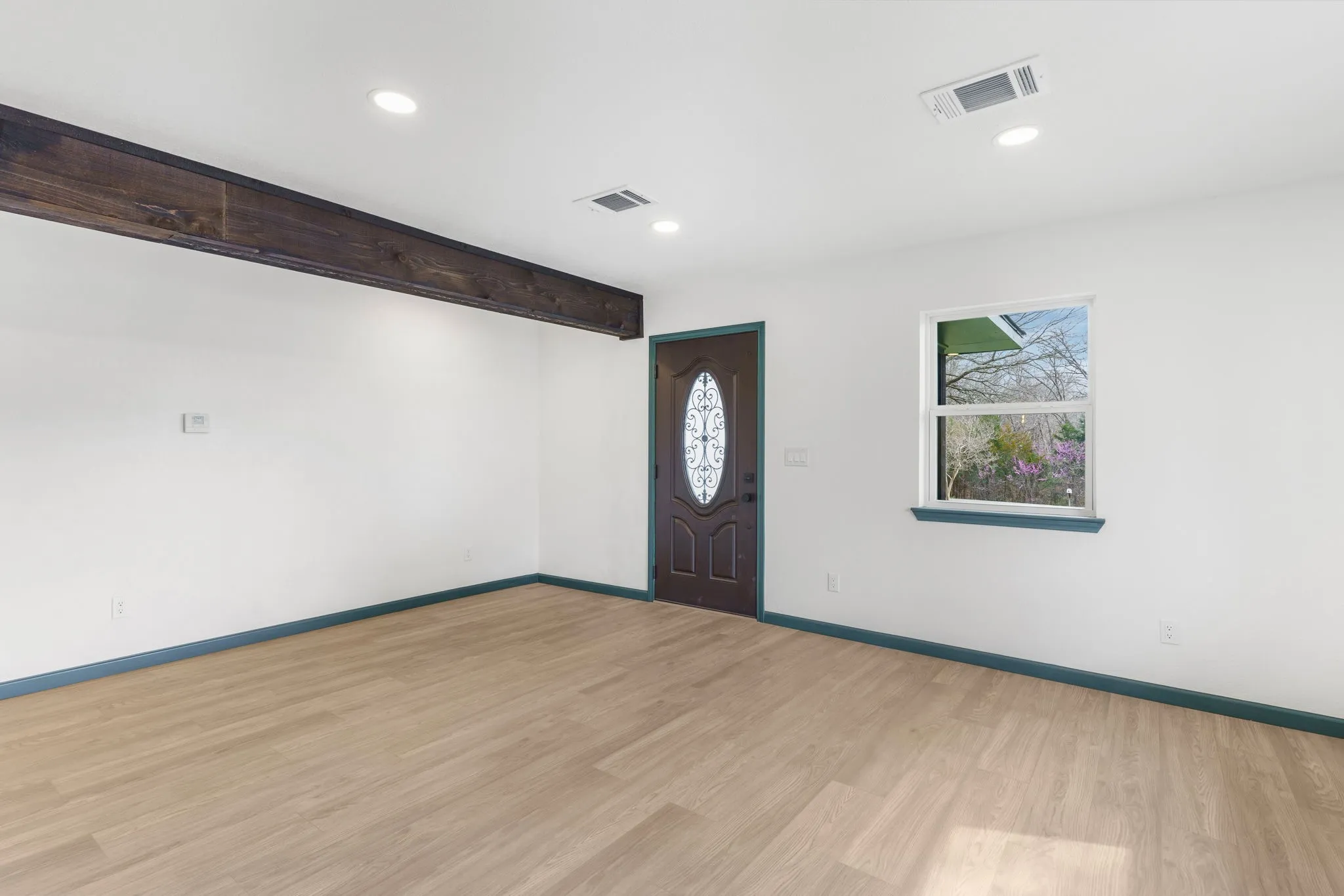 Single Family Residence For Rent in Grayson County , 321 Crescent Drive, Pottsboro, Texas 75076, 3 Bedroom, 3 Bathroom, 1 Garage spaces, 1,521 Sqft, built in 1972, mls#21389259, Real Estate Agent in Pottsboro, Homes For Rent in Grayson county, Homes For Rent in Pottsboro, Realtor in Pottsboro Texas, Real Estate Brokerage Independent Realty Texas, Luminita Cordes Realtor