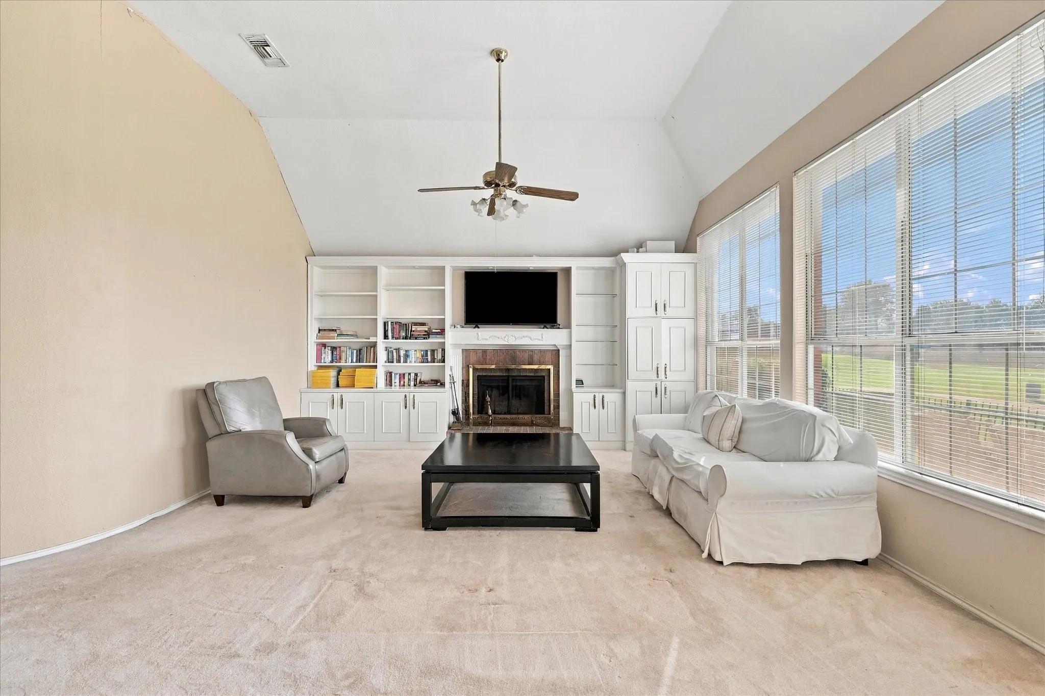 Single Family Residence For Sale in Collin County , 5307 Quail Creek Drive, Mc Kinney, Texas 75072, 3 Bedroom, 2 Bathroom, 2 Garage spaces, 1,823 Sqft, built in 1990, mls#21388196, Real Estate Agent in Mc Kinney, Homes For Sale in Collin county, Homes For Sale in Mc Kinney, Realtor in Mc Kinney Texas, Real Estate Brokerage Independent Realty Texas, Luminita Cordes Realtor