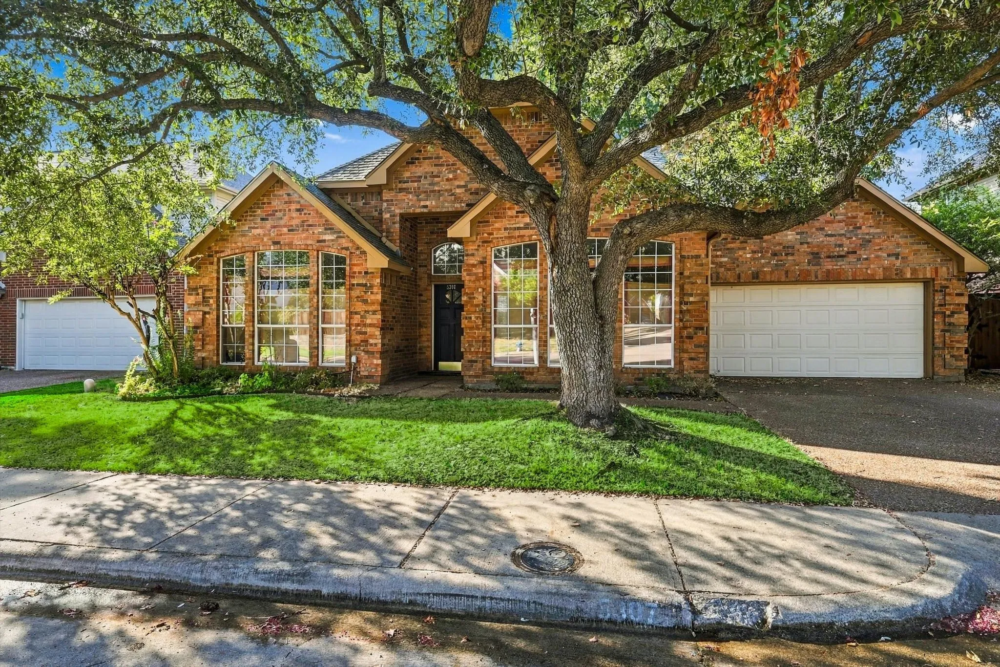 Single Family Residence For Sale in Collin County , 5307 Quail Creek Drive, Mc Kinney, Texas 75072, 3 Bedroom, 2 Bathroom, 2 Garage spaces, 1,823 Sqft, built in 1990, mls#21388196, Real Estate Agent in Mc Kinney, Homes For Sale in Collin county, Homes For Sale in Mc Kinney, Realtor in Mc Kinney Texas, Real Estate Brokerage Independent Realty Texas, Luminita Cordes Realtor