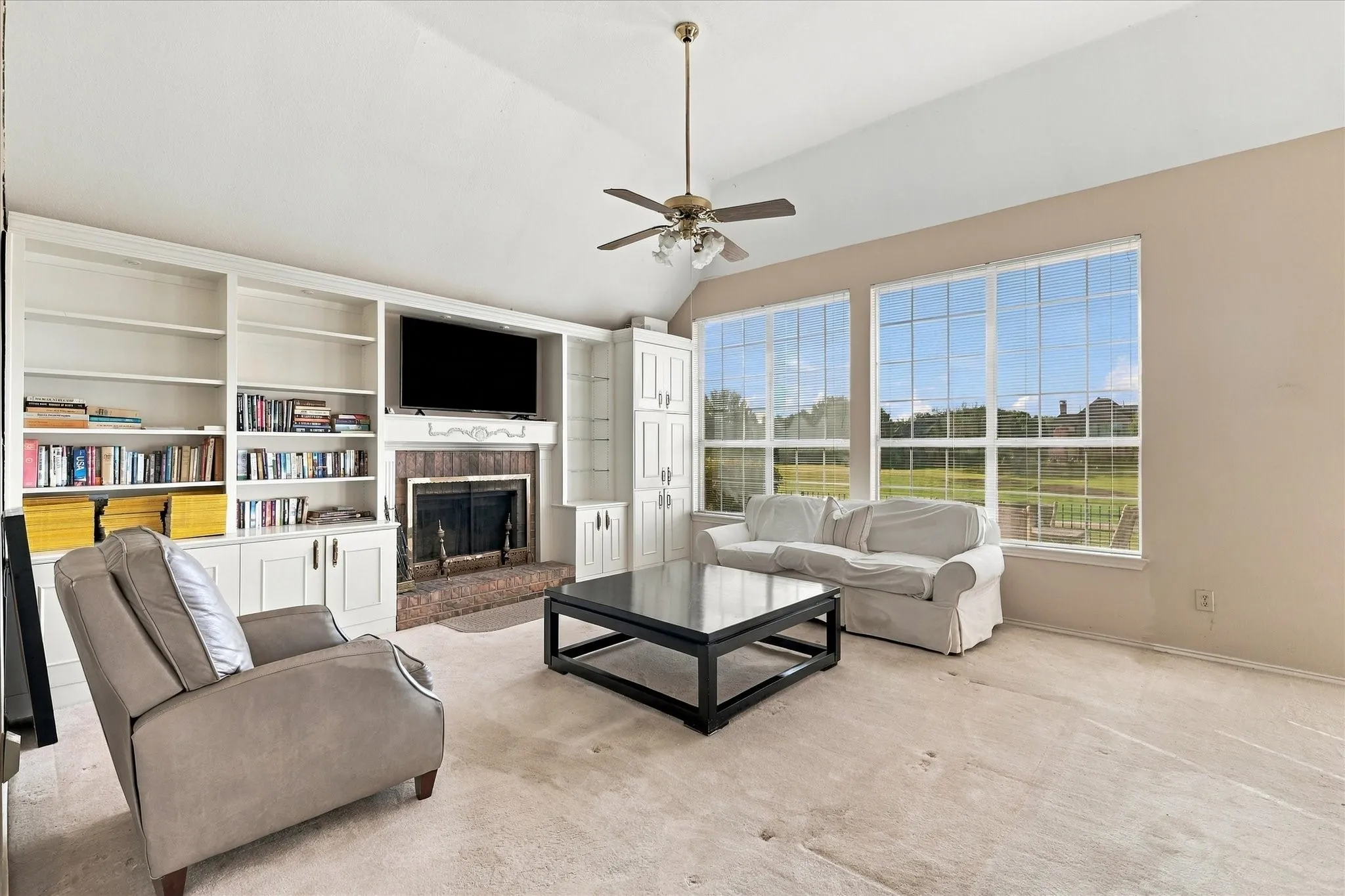 Single Family Residence For Sale in Collin County , 5307 Quail Creek Drive, Mc Kinney, Texas 75072, 3 Bedroom, 2 Bathroom, 2 Garage spaces, 1,823 Sqft, built in 1990, mls#21388196, Real Estate Agent in Mc Kinney, Homes For Sale in Collin county, Homes For Sale in Mc Kinney, Realtor in Mc Kinney Texas, Real Estate Brokerage Independent Realty Texas, Luminita Cordes Realtor