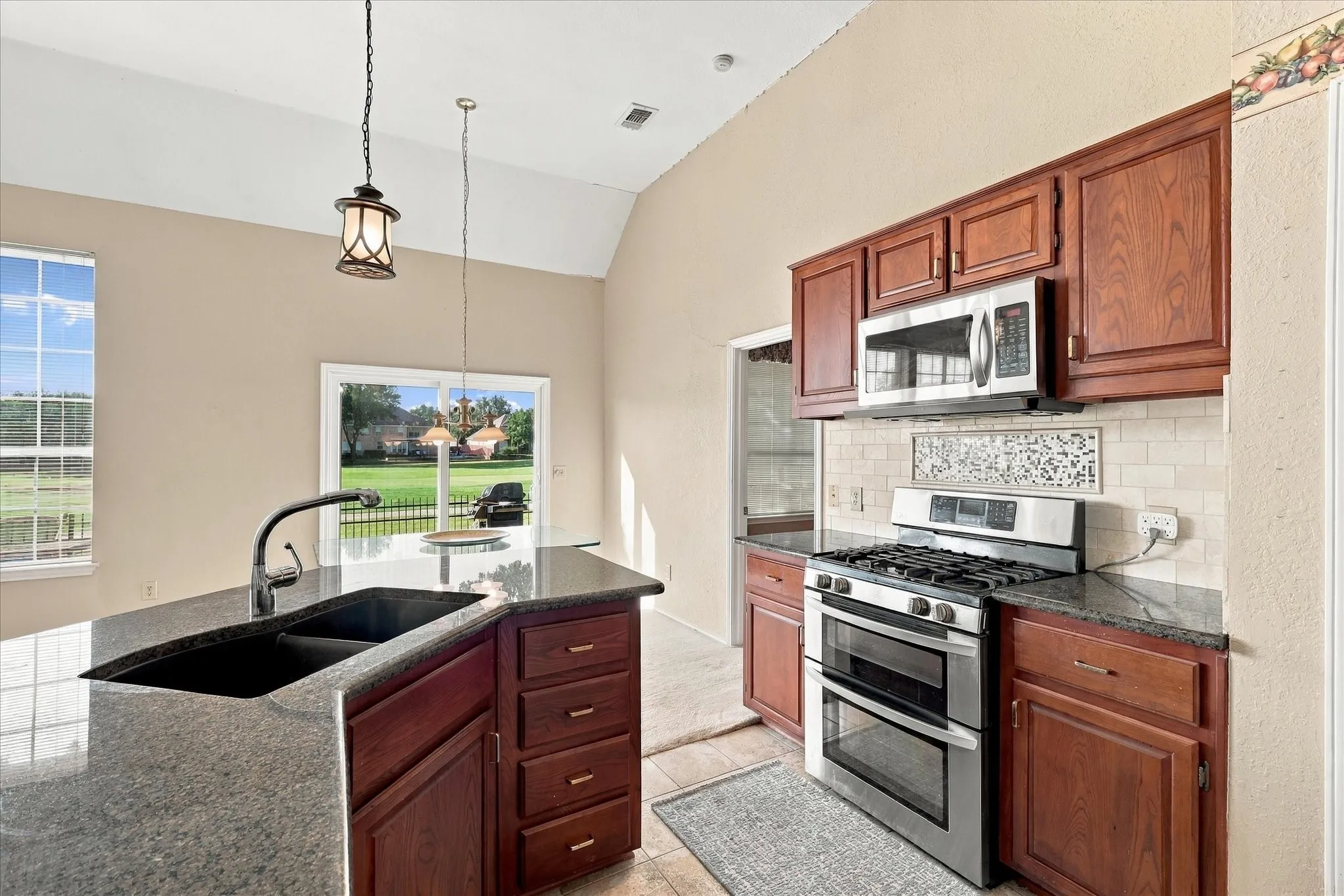 Single Family Residence For Sale in Collin County , 5307 Quail Creek Drive, Mc Kinney, Texas 75072, 3 Bedroom, 2 Bathroom, 2 Garage spaces, 1,823 Sqft, built in 1990, mls#21388196, Real Estate Agent in Mc Kinney, Homes For Sale in Collin county, Homes For Sale in Mc Kinney, Realtor in Mc Kinney Texas, Real Estate Brokerage Independent Realty Texas, Luminita Cordes Realtor