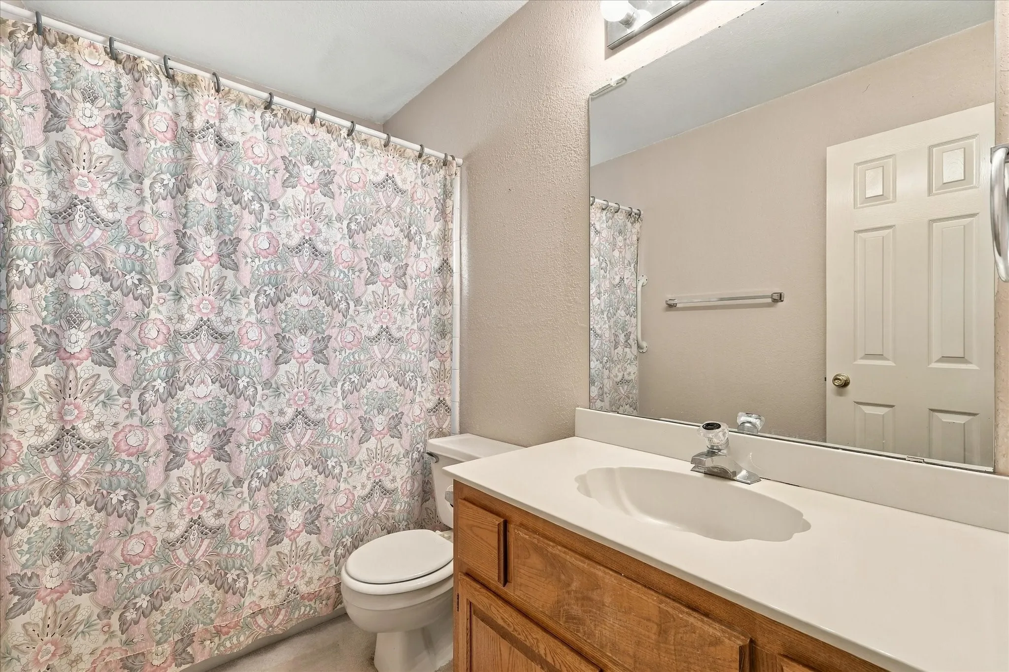 Single Family Residence For Sale in Collin County , 5307 Quail Creek Drive, Mc Kinney, Texas 75072, 3 Bedroom, 2 Bathroom, 2 Garage spaces, 1,823 Sqft, built in 1990, mls#21388196, Real Estate Agent in Mc Kinney, Homes For Sale in Collin county, Homes For Sale in Mc Kinney, Realtor in Mc Kinney Texas, Real Estate Brokerage Independent Realty Texas, Luminita Cordes Realtor