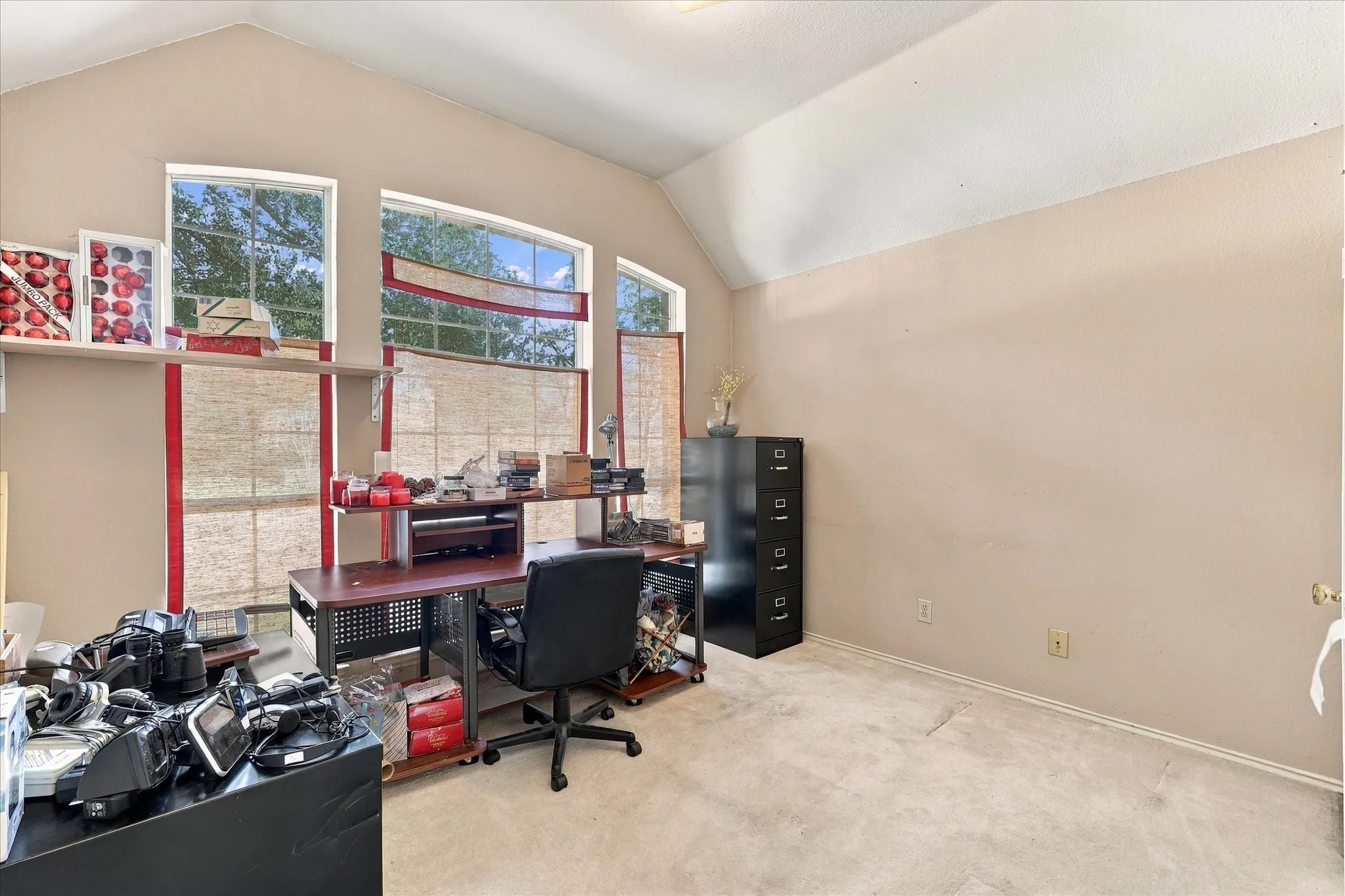 Single Family Residence For Sale in Collin County , 5307 Quail Creek Drive, Mc Kinney, Texas 75072, 3 Bedroom, 2 Bathroom, 2 Garage spaces, 1,823 Sqft, built in 1990, mls#21388196, Real Estate Agent in Mc Kinney, Homes For Sale in Collin county, Homes For Sale in Mc Kinney, Realtor in Mc Kinney Texas, Real Estate Brokerage Independent Realty Texas, Luminita Cordes Realtor