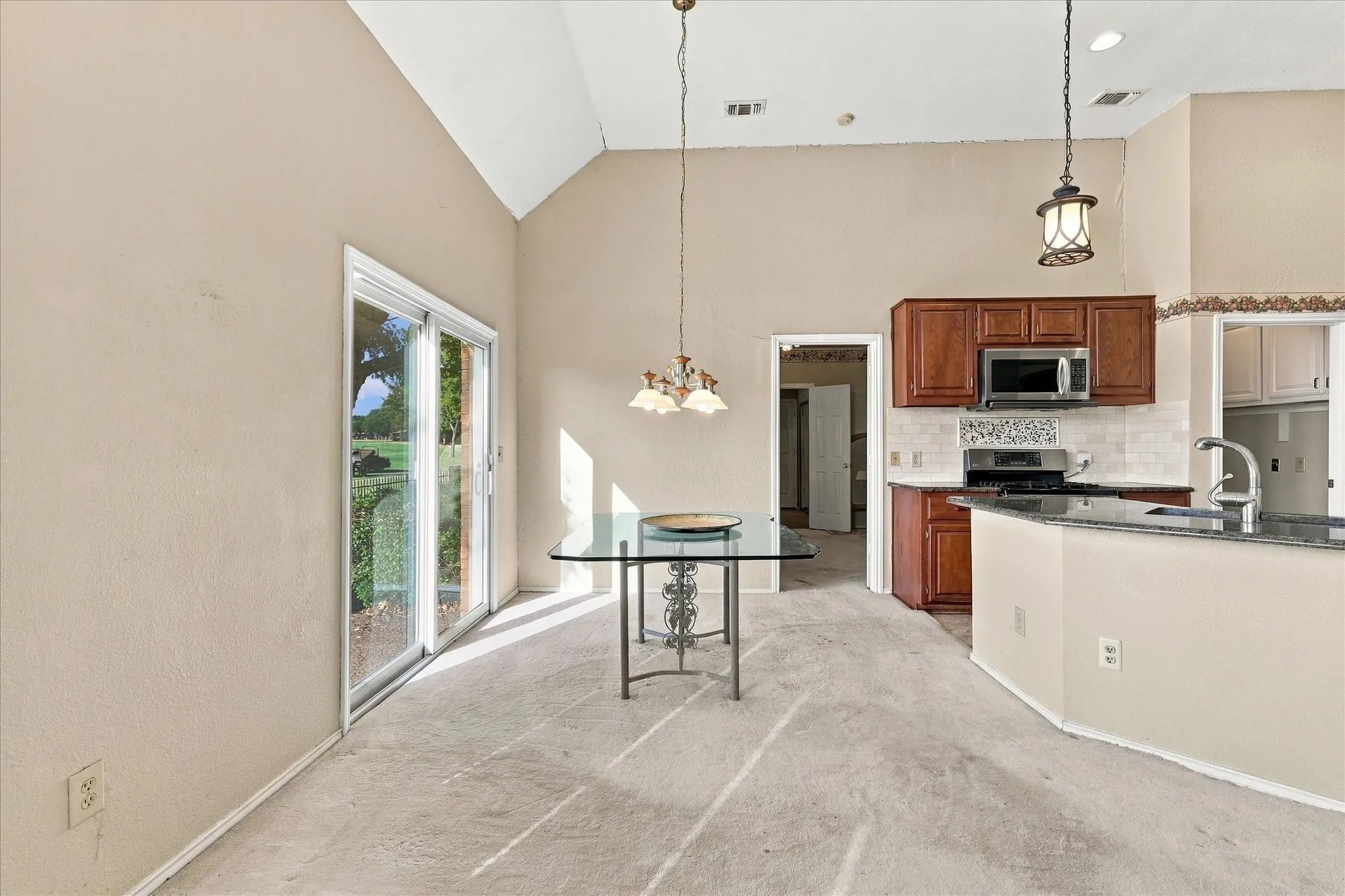 Single Family Residence For Sale in Collin County , 5307 Quail Creek Drive, Mc Kinney, Texas 75072, 3 Bedroom, 2 Bathroom, 2 Garage spaces, 1,823 Sqft, built in 1990, mls#21388196, Real Estate Agent in Mc Kinney, Homes For Sale in Collin county, Homes For Sale in Mc Kinney, Realtor in Mc Kinney Texas, Real Estate Brokerage Independent Realty Texas, Luminita Cordes Realtor
