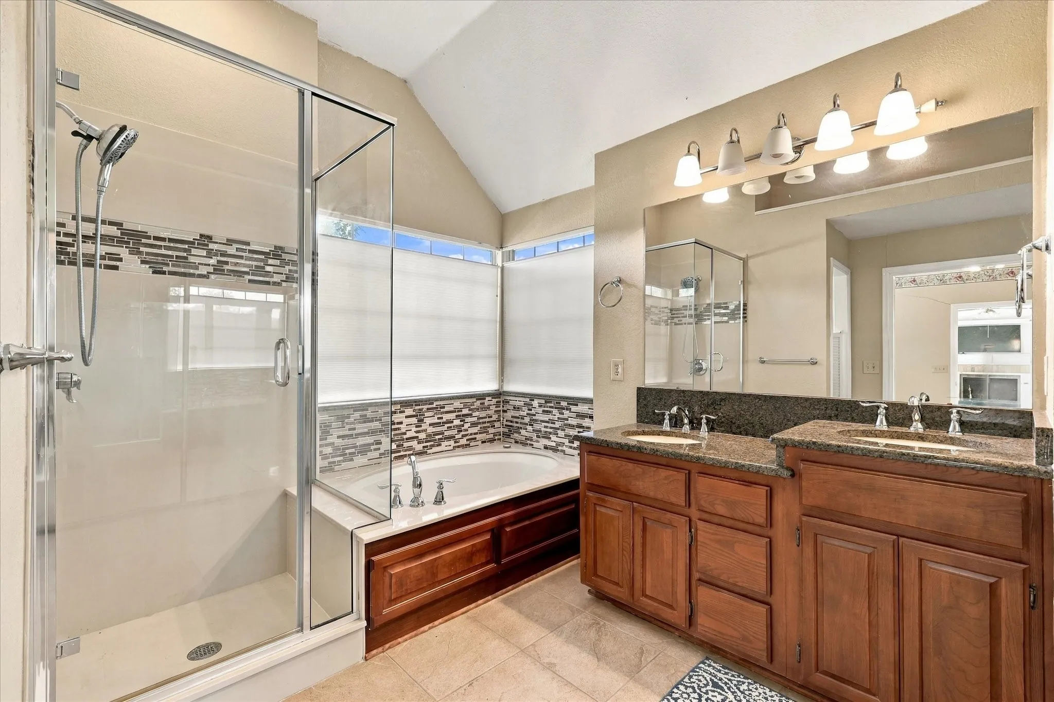 Single Family Residence For Sale in Collin County , 5307 Quail Creek Drive, Mc Kinney, Texas 75072, 3 Bedroom, 2 Bathroom, 2 Garage spaces, 1,823 Sqft, built in 1990, mls#21388196, Real Estate Agent in Mc Kinney, Homes For Sale in Collin county, Homes For Sale in Mc Kinney, Realtor in Mc Kinney Texas, Real Estate Brokerage Independent Realty Texas, Luminita Cordes Realtor