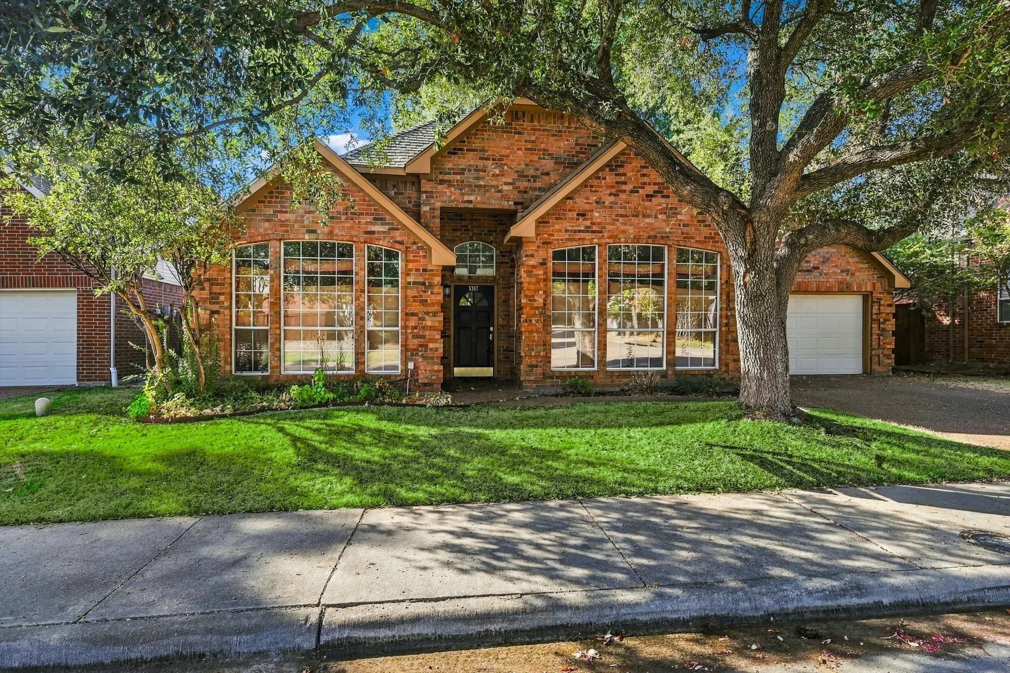 Single Family Residence For Sale in Collin County , 5307 Quail Creek Drive, Mc Kinney, Texas 75072, 3 Bedroom, 2 Bathroom, 2 Garage spaces, 1,823 Sqft, built in 1990, mls#21388196, Real Estate Agent in Mc Kinney, Homes For Sale in Collin county, Homes For Sale in Mc Kinney, Realtor in Mc Kinney Texas, Real Estate Brokerage Independent Realty Texas, Luminita Cordes Realtor