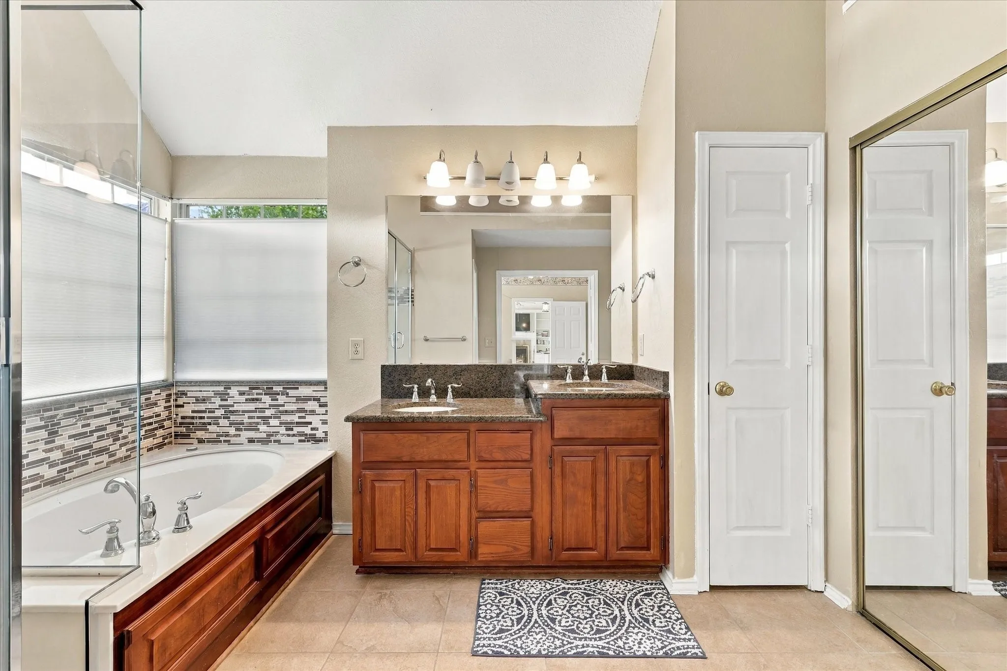 Single Family Residence For Sale in Collin County , 5307 Quail Creek Drive, Mc Kinney, Texas 75072, 3 Bedroom, 2 Bathroom, 2 Garage spaces, 1,823 Sqft, built in 1990, mls#21388196, Real Estate Agent in Mc Kinney, Homes For Sale in Collin county, Homes For Sale in Mc Kinney, Realtor in Mc Kinney Texas, Real Estate Brokerage Independent Realty Texas, Luminita Cordes Realtor