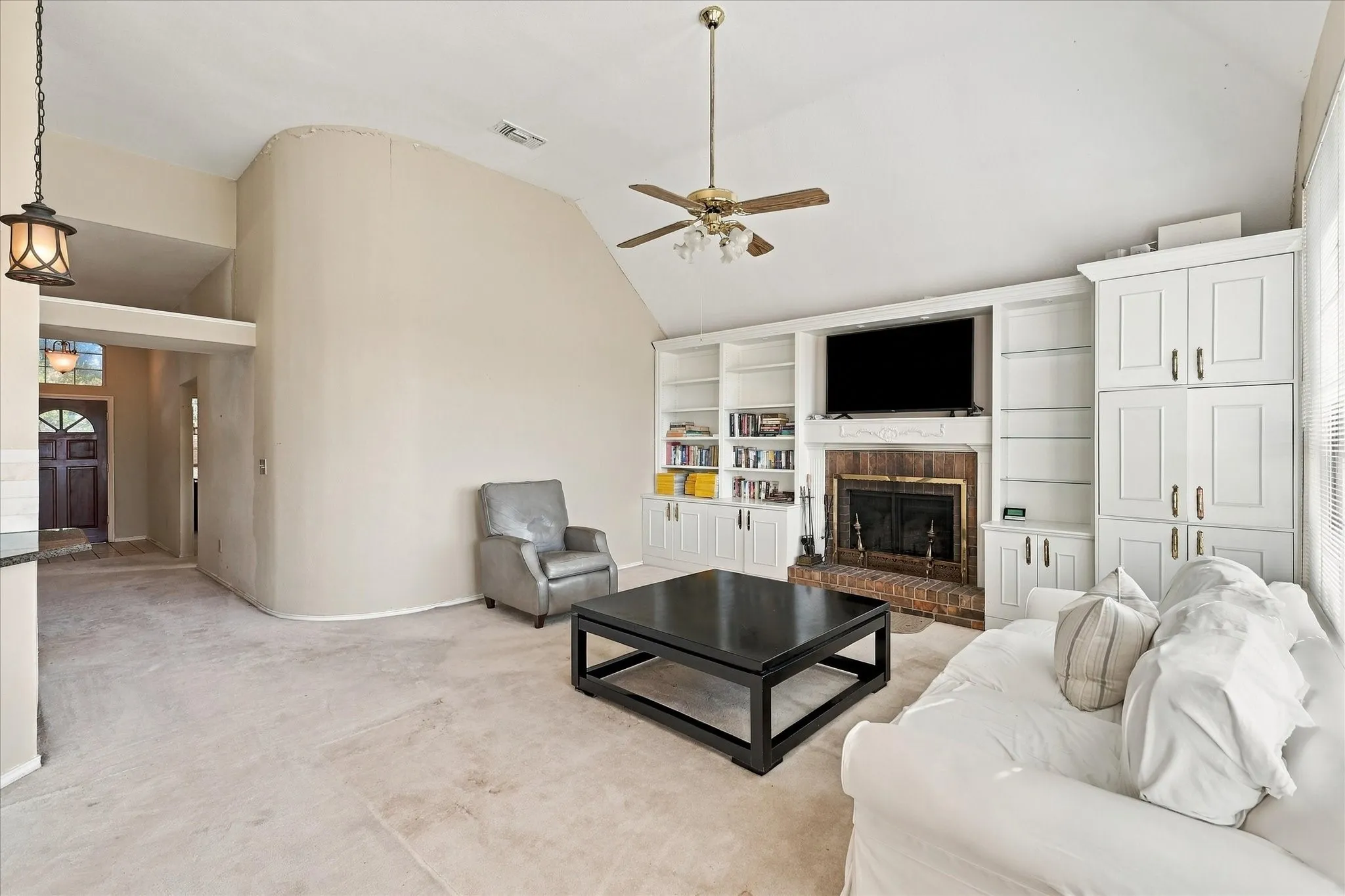 Single Family Residence For Sale in Collin County , 5307 Quail Creek Drive, Mc Kinney, Texas 75072, 3 Bedroom, 2 Bathroom, 2 Garage spaces, 1,823 Sqft, built in 1990, mls#21388196, Real Estate Agent in Mc Kinney, Homes For Sale in Collin county, Homes For Sale in Mc Kinney, Realtor in Mc Kinney Texas, Real Estate Brokerage Independent Realty Texas, Luminita Cordes Realtor