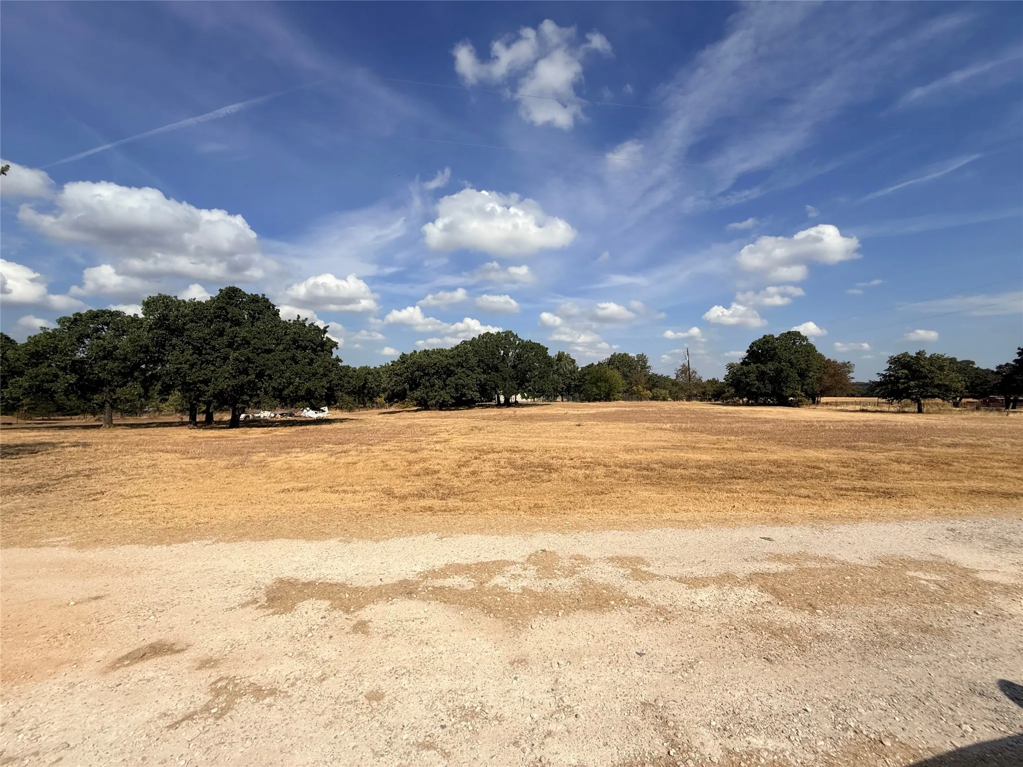 Single Family Residence For Sale in Johnson County , 2332 County Road 411, Alvarado, Texas 76009, 3 Bedroom, 2 Bathroom, 2 Garage spaces, 1,933 Sqft, built in 1981, mls#21387583, Real Estate Agent in Alvarado, Homes For Sale in Johnson county, Homes For Sale in Alvarado, Realtor in Alvarado Texas, Real Estate Brokerage Independent Realty Texas, Luminita Cordes Realtor