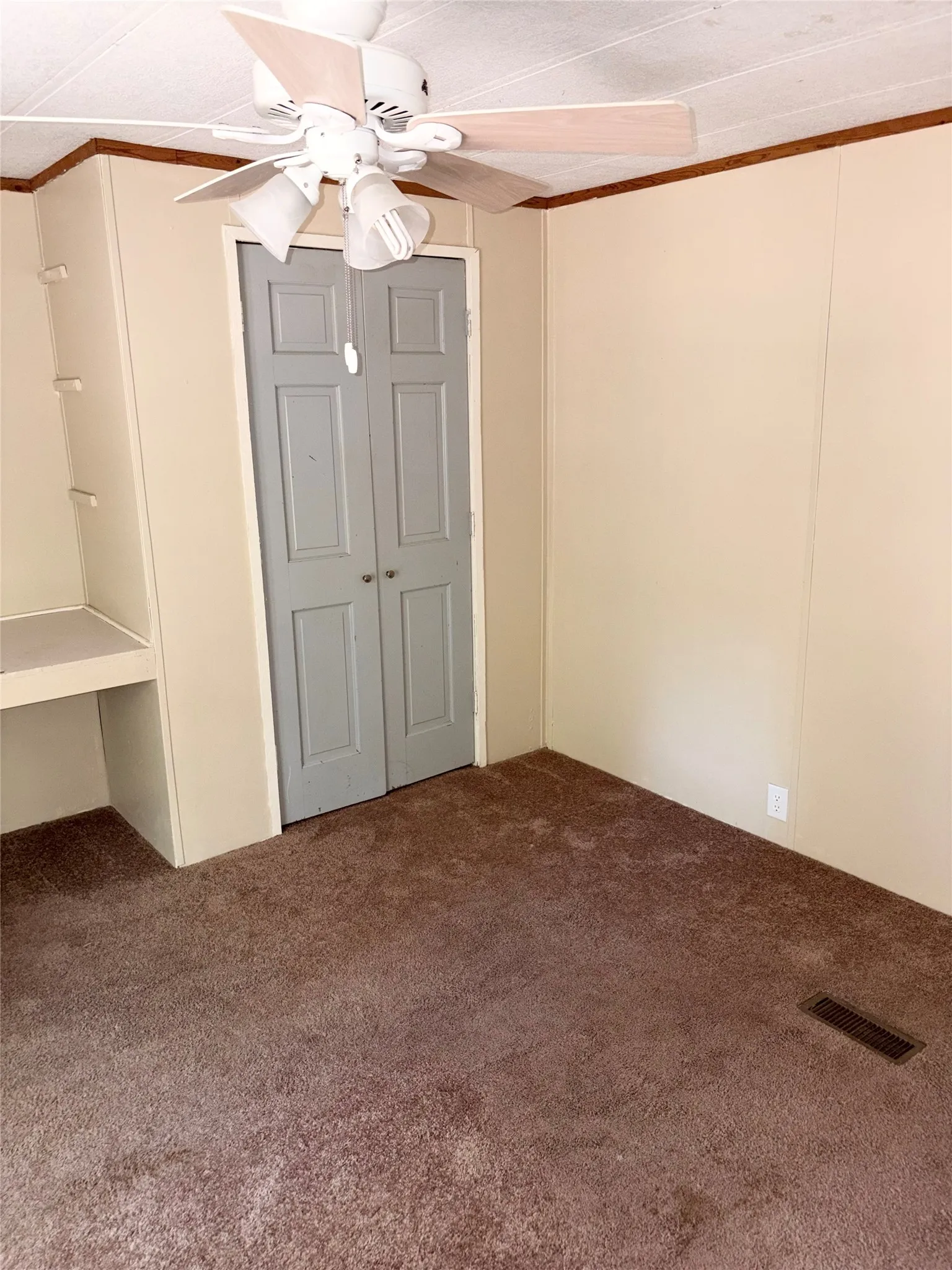 Mobile Home For Sale in Henderson County , 107 Meadowlark Lane, Mabank, Texas 75156, 3 Bedroom, 2 Bathroom, Garage spaces, 1,008 Sqft, built in 1983, mls#21389350, Real Estate Agent in Mabank, Homes For Sale in Henderson county, Homes For Sale in Mabank, Realtor in Mabank Texas, Real Estate Brokerage Independent Realty Texas, Luminita Cordes Realtor