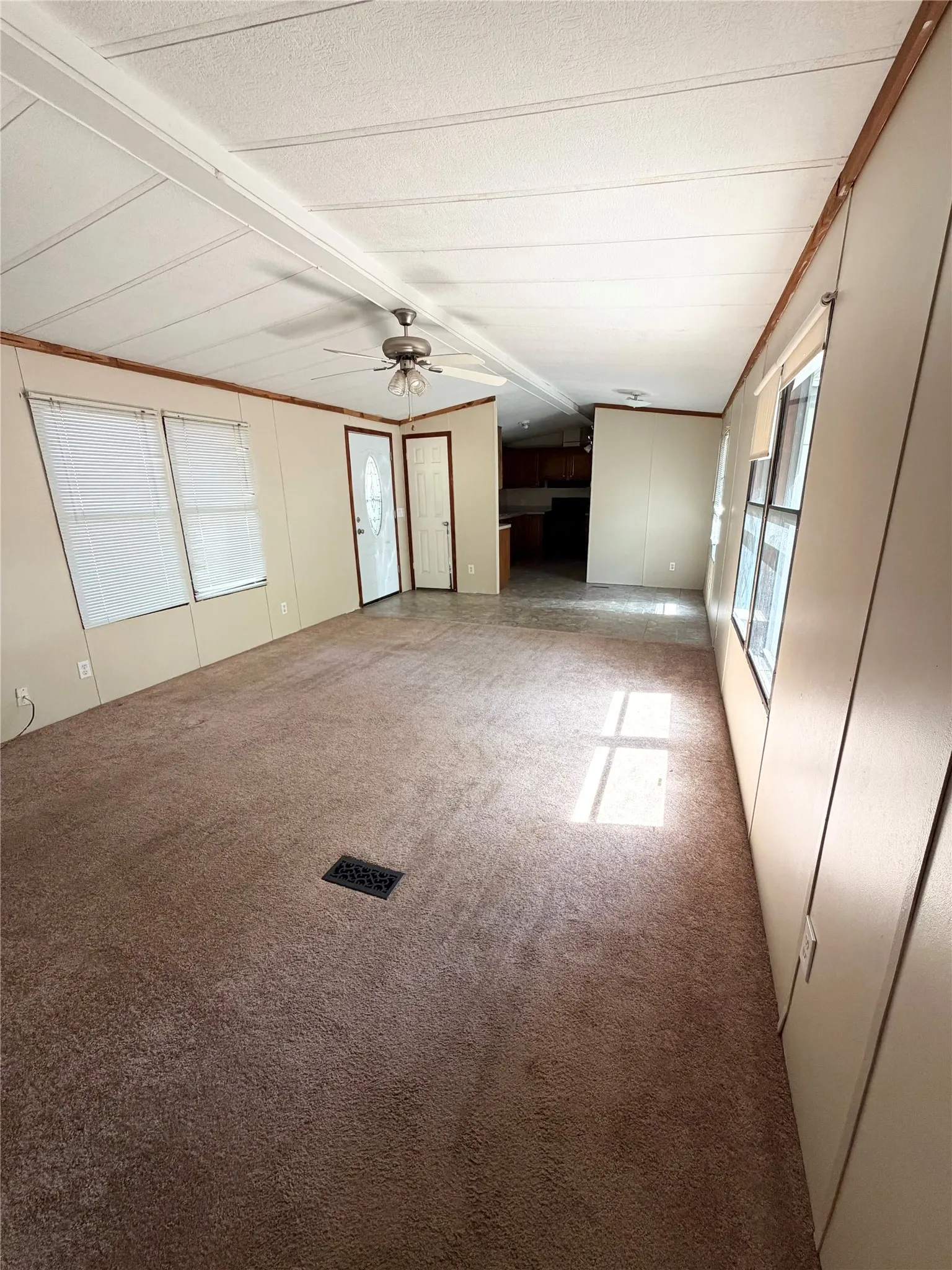 Mobile Home For Sale in Henderson County , 107 Meadowlark Lane, Mabank, Texas 75156, 3 Bedroom, 2 Bathroom, Garage spaces, 1,008 Sqft, built in 1983, mls#21389350, Real Estate Agent in Mabank, Homes For Sale in Henderson county, Homes For Sale in Mabank, Realtor in Mabank Texas, Real Estate Brokerage Independent Realty Texas, Luminita Cordes Realtor