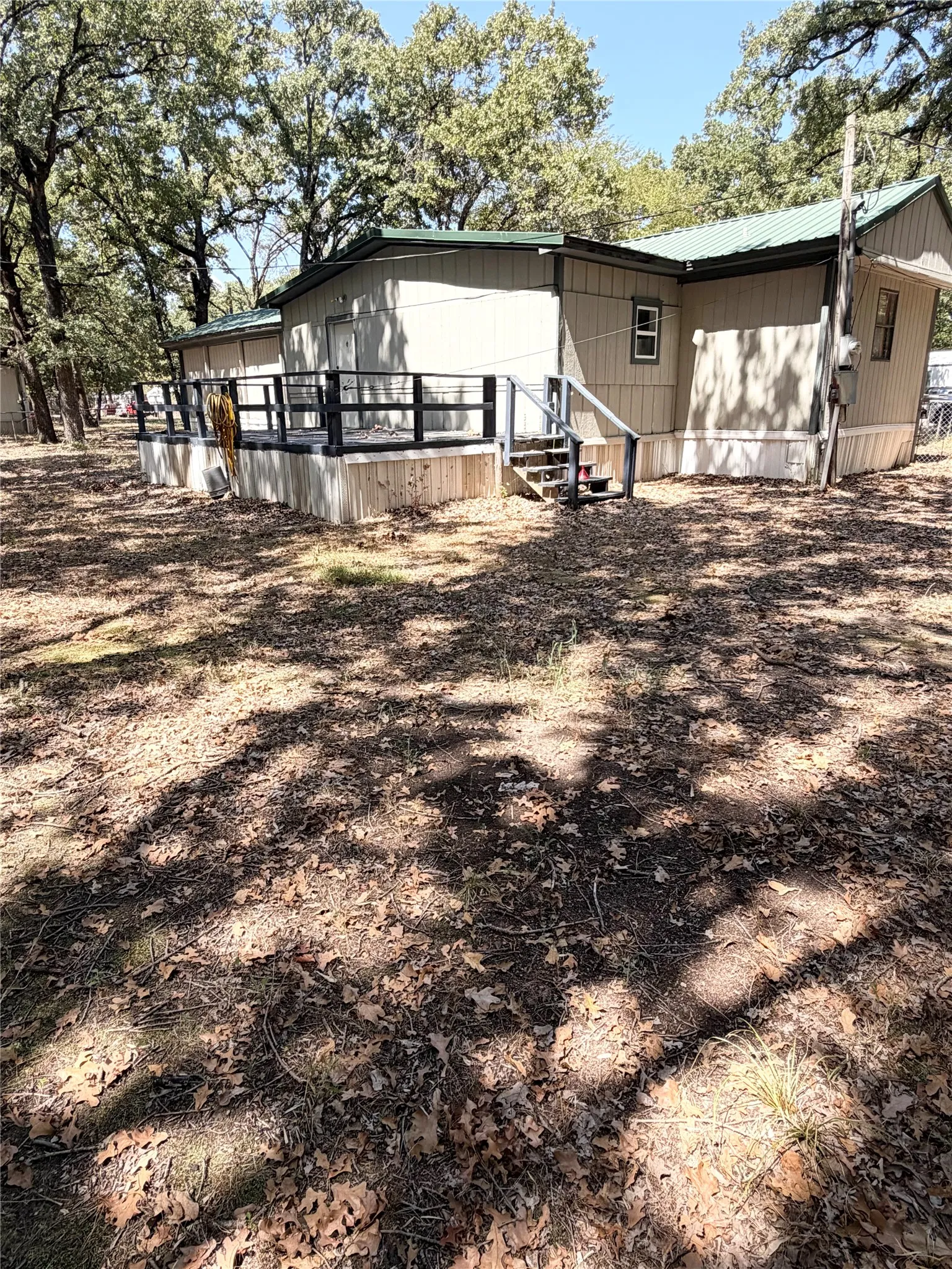 Mobile Home For Sale in Henderson County , 107 Meadowlark Lane, Mabank, Texas 75156, 3 Bedroom, 2 Bathroom, Garage spaces, 1,008 Sqft, built in 1983, mls#21389350, Real Estate Agent in Mabank, Homes For Sale in Henderson county, Homes For Sale in Mabank, Realtor in Mabank Texas, Real Estate Brokerage Independent Realty Texas, Luminita Cordes Realtor