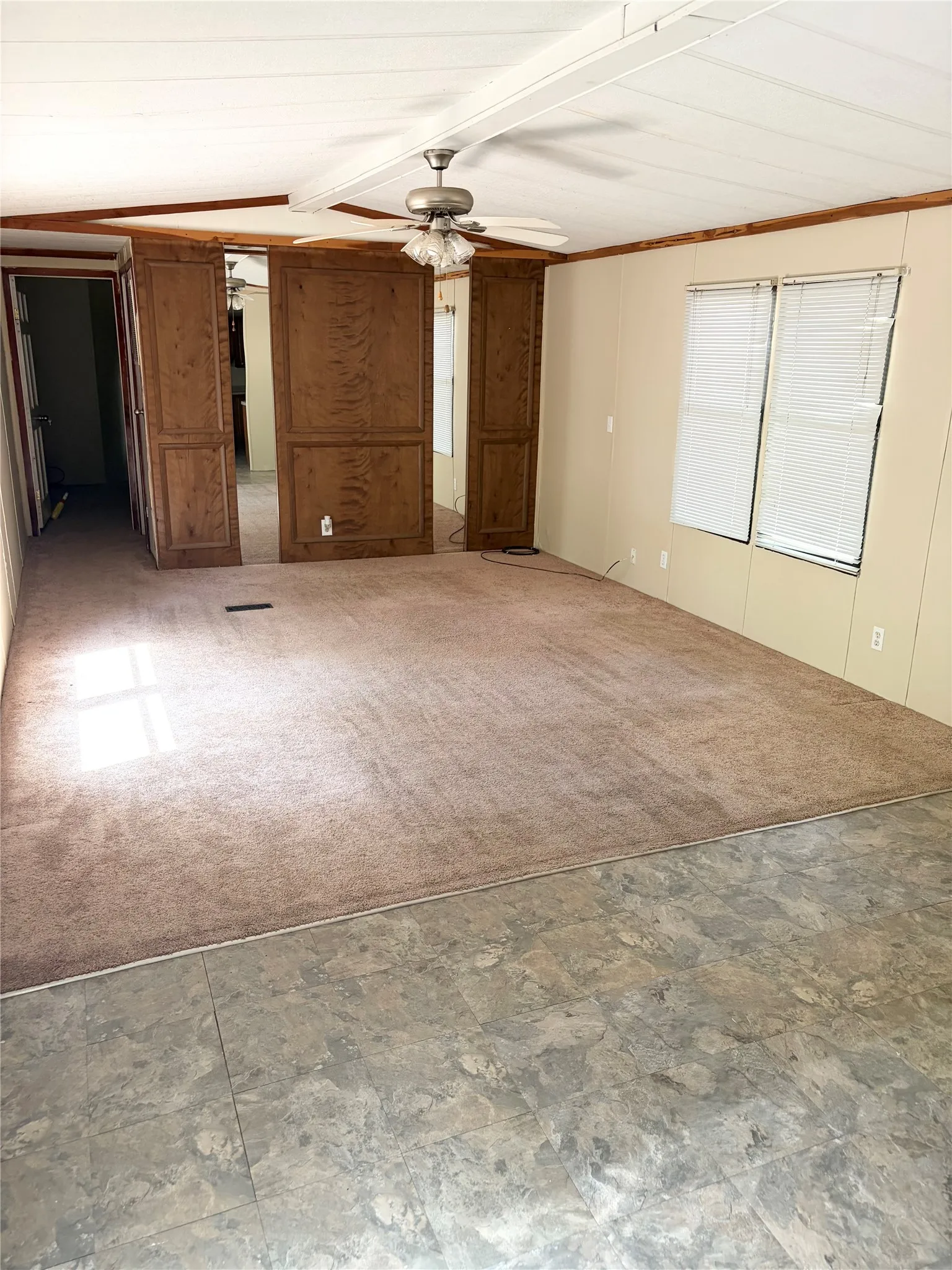 Mobile Home For Sale in Henderson County , 107 Meadowlark Lane, Mabank, Texas 75156, 3 Bedroom, 2 Bathroom, Garage spaces, 1,008 Sqft, built in 1983, mls#21389350, Real Estate Agent in Mabank, Homes For Sale in Henderson county, Homes For Sale in Mabank, Realtor in Mabank Texas, Real Estate Brokerage Independent Realty Texas, Luminita Cordes Realtor
