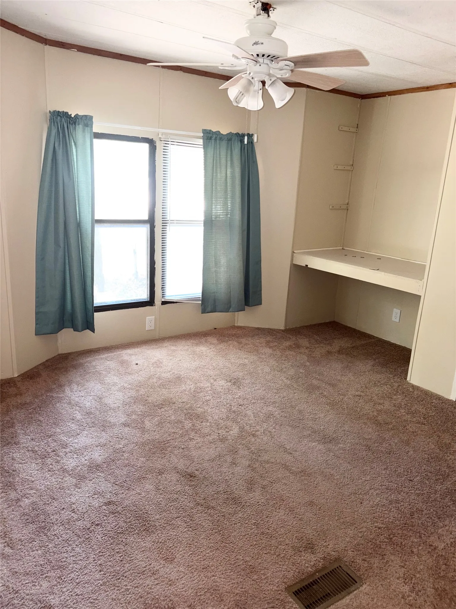Mobile Home For Sale in Henderson County , 107 Meadowlark Lane, Mabank, Texas 75156, 3 Bedroom, 2 Bathroom, Garage spaces, 1,008 Sqft, built in 1983, mls#21389350, Real Estate Agent in Mabank, Homes For Sale in Henderson county, Homes For Sale in Mabank, Realtor in Mabank Texas, Real Estate Brokerage Independent Realty Texas, Luminita Cordes Realtor