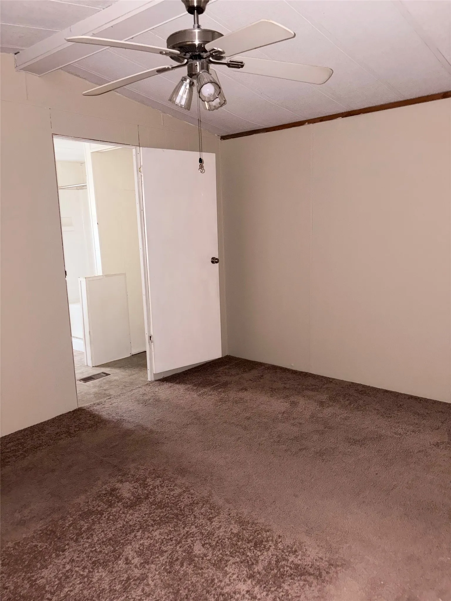 Mobile Home For Sale in Henderson County , 107 Meadowlark Lane, Mabank, Texas 75156, 3 Bedroom, 2 Bathroom, Garage spaces, 1,008 Sqft, built in 1983, mls#21389350, Real Estate Agent in Mabank, Homes For Sale in Henderson county, Homes For Sale in Mabank, Realtor in Mabank Texas, Real Estate Brokerage Independent Realty Texas, Luminita Cordes Realtor