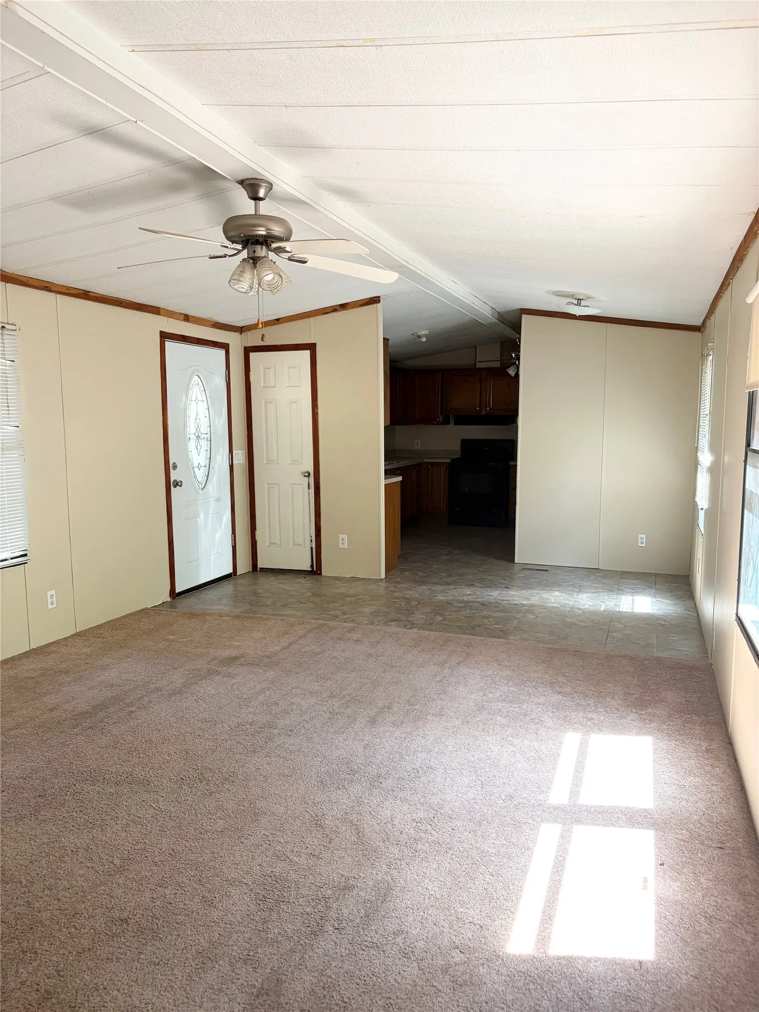 Mobile Home For Sale in Henderson County , 107 Meadowlark Lane, Mabank, Texas 75156, 3 Bedroom, 2 Bathroom, Garage spaces, 1,008 Sqft, built in 1983, mls#21389350, Real Estate Agent in Mabank, Homes For Sale in Henderson county, Homes For Sale in Mabank, Realtor in Mabank Texas, Real Estate Brokerage Independent Realty Texas, Luminita Cordes Realtor