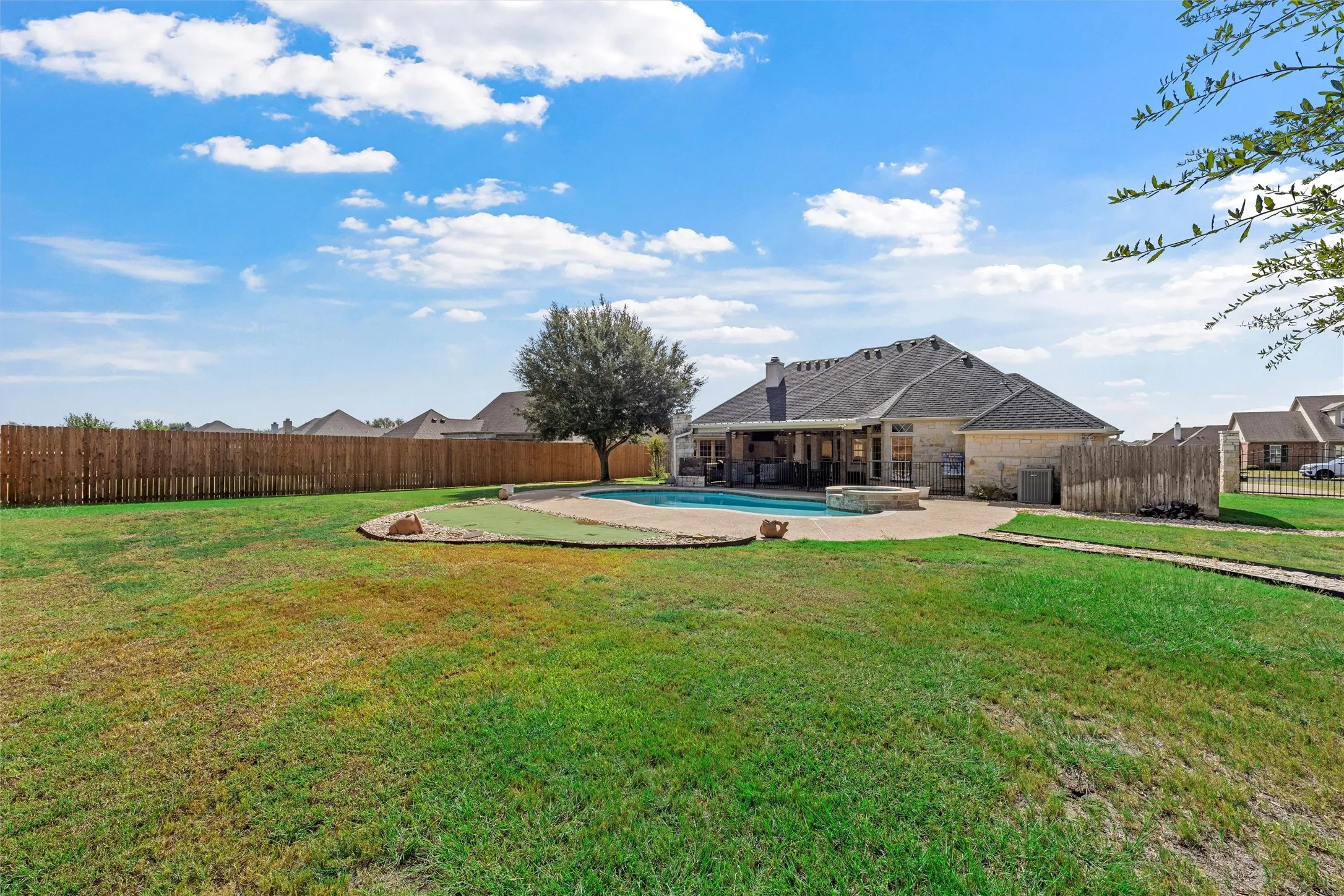 Single Family Residence For Sale in Mc Lennan County , 1417 Hoosier Park, Robinson, Texas 76706, 4 Bedroom, 3 Bathroom, 2 Garage spaces, 2,589 Sqft, built in 2007, mls#21388995, Real Estate Agent in Robinson, Homes For Sale in Mc Lennan county, Homes For Sale in Robinson, Realtor in Robinson Texas, Real Estate Brokerage Independent Realty Texas, Luminita Cordes Realtor