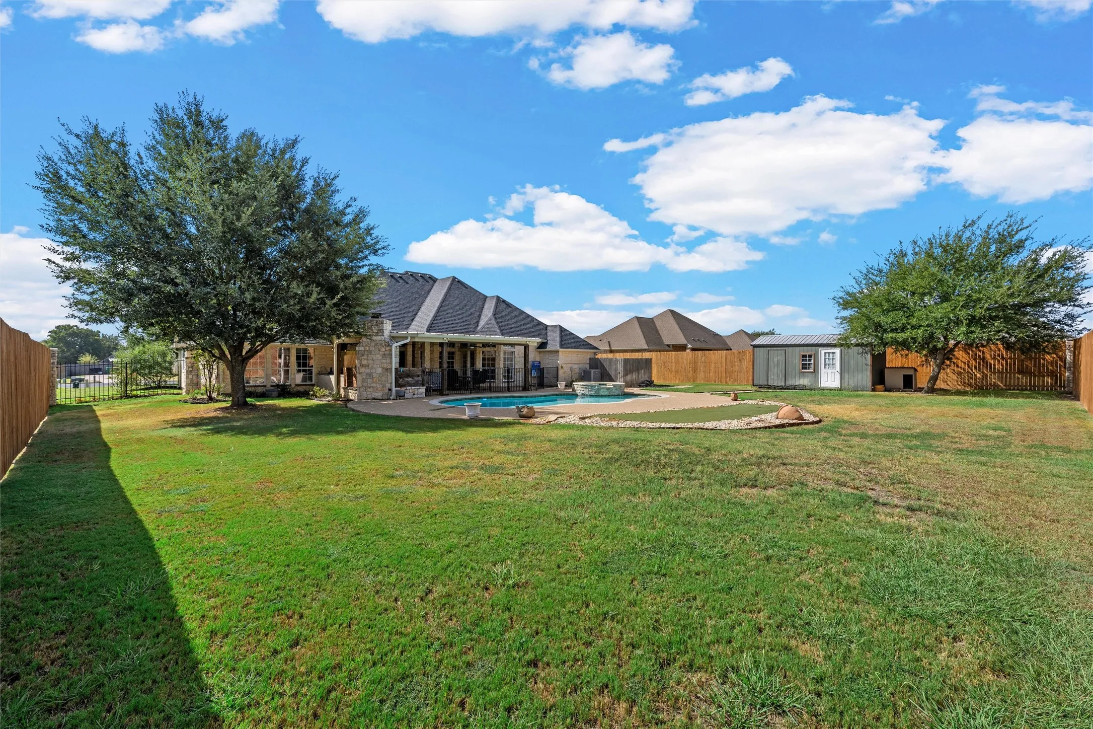 Single Family Residence For Sale in Mc Lennan County , 1417 Hoosier Park, Robinson, Texas 76706, 4 Bedroom, 3 Bathroom, 2 Garage spaces, 2,589 Sqft, built in 2007, mls#21388995, Real Estate Agent in Robinson, Homes For Sale in Mc Lennan county, Homes For Sale in Robinson, Realtor in Robinson Texas, Real Estate Brokerage Independent Realty Texas, Luminita Cordes Realtor
