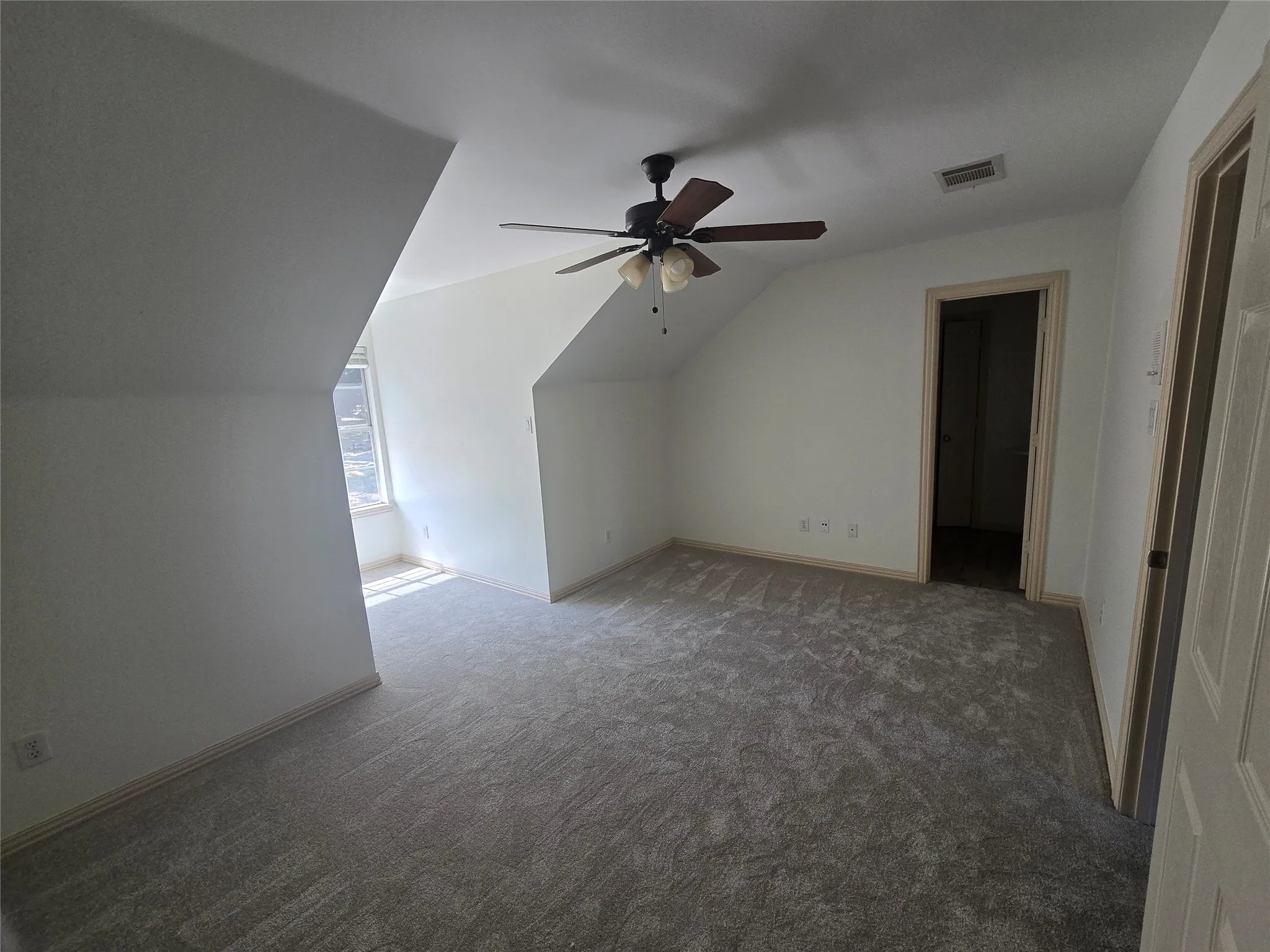 Single Family Residence For Sale in Rockwall County , 5607 Ranger Drive, Rockwall, Texas 75032, 4 Bedroom, 4 Bathroom, 2 Garage spaces, 3,071 Sqft, built in 2001, mls#21389324, Real Estate Agent in Rockwall, Homes For Sale in Rockwall county, Homes For Sale in Rockwall, Realtor in Rockwall Texas, Real Estate Brokerage Independent Realty Texas, Luminita Cordes Realtor