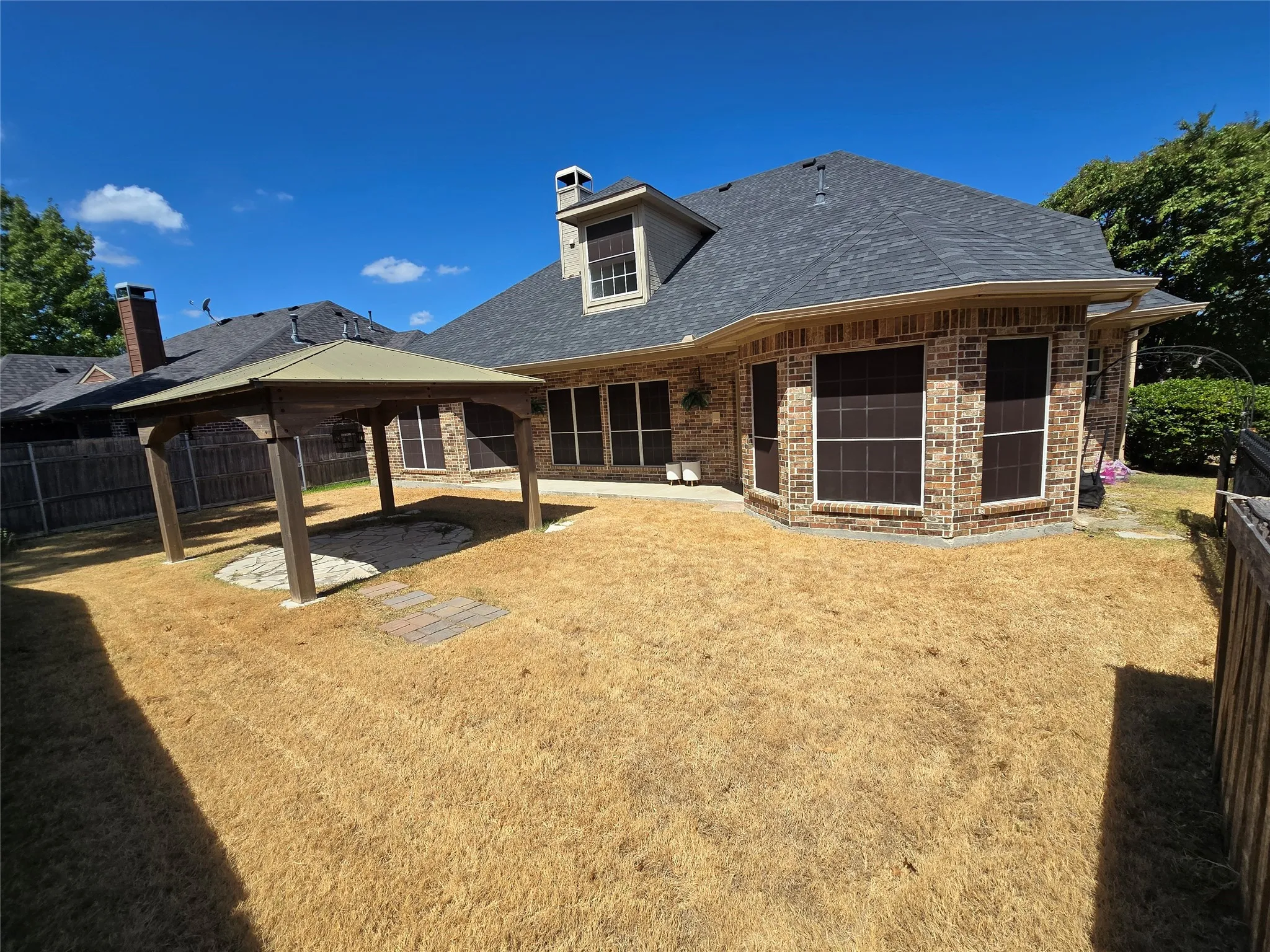 Single Family Residence For Sale in Rockwall County , 5607 Ranger Drive, Rockwall, Texas 75032, 4 Bedroom, 4 Bathroom, 2 Garage spaces, 3,071 Sqft, built in 2001, mls#21389324, Real Estate Agent in Rockwall, Homes For Sale in Rockwall county, Homes For Sale in Rockwall, Realtor in Rockwall Texas, Real Estate Brokerage Independent Realty Texas, Luminita Cordes Realtor
