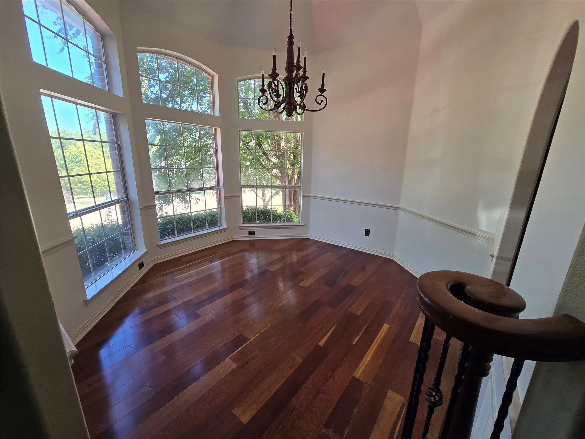 Single Family Residence For Sale in Rockwall County , 5607 Ranger Drive, Rockwall, Texas 75032, 4 Bedroom, 4 Bathroom, 2 Garage spaces, 3,071 Sqft, built in 2001, mls#21389324, Real Estate Agent in Rockwall, Homes For Sale in Rockwall county, Homes For Sale in Rockwall, Realtor in Rockwall Texas, Real Estate Brokerage Independent Realty Texas, Luminita Cordes Realtor