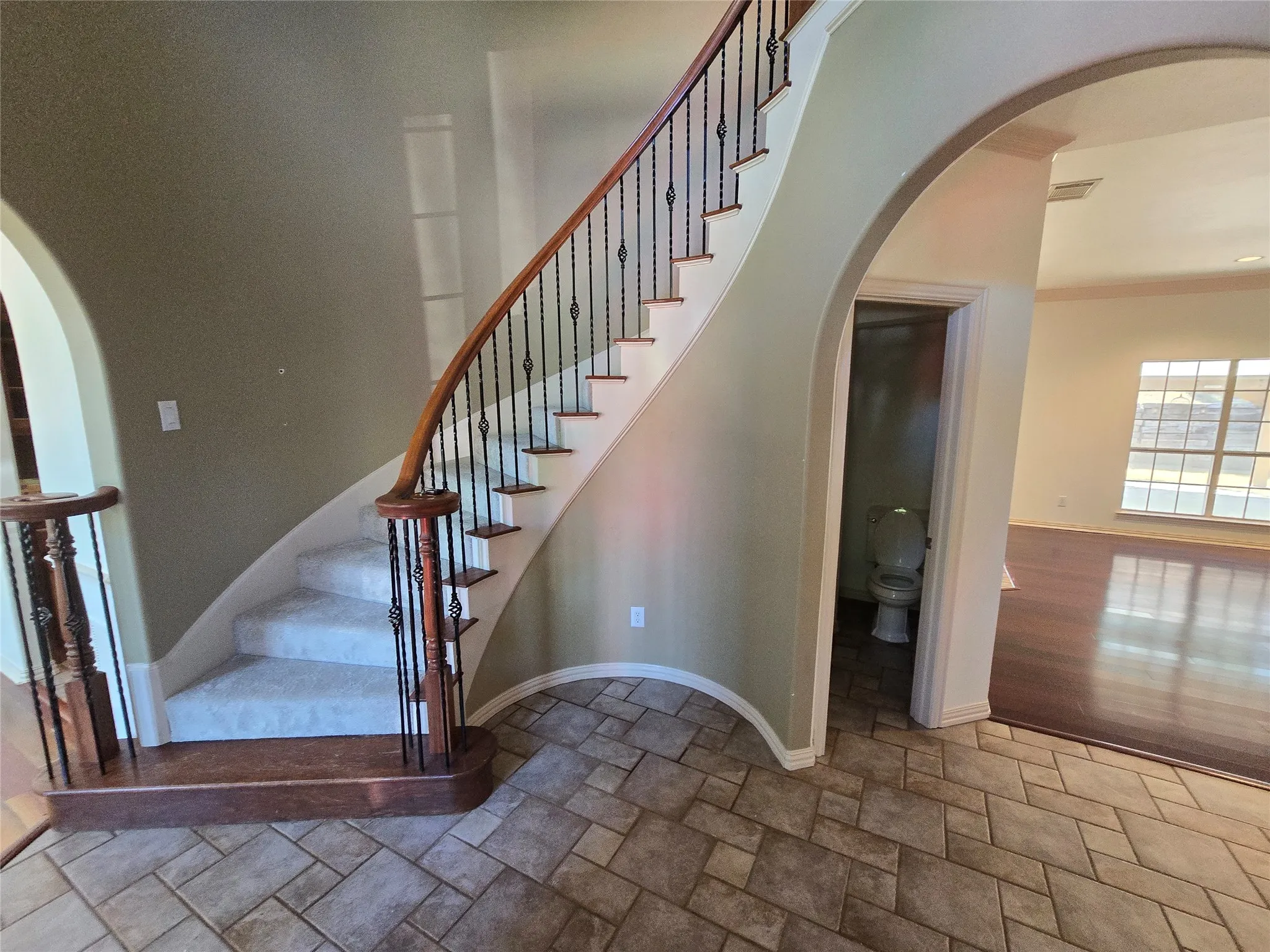 Single Family Residence For Sale in Rockwall County , 5607 Ranger Drive, Rockwall, Texas 75032, 4 Bedroom, 4 Bathroom, 2 Garage spaces, 3,071 Sqft, built in 2001, mls#21389324, Real Estate Agent in Rockwall, Homes For Sale in Rockwall county, Homes For Sale in Rockwall, Realtor in Rockwall Texas, Real Estate Brokerage Independent Realty Texas, Luminita Cordes Realtor