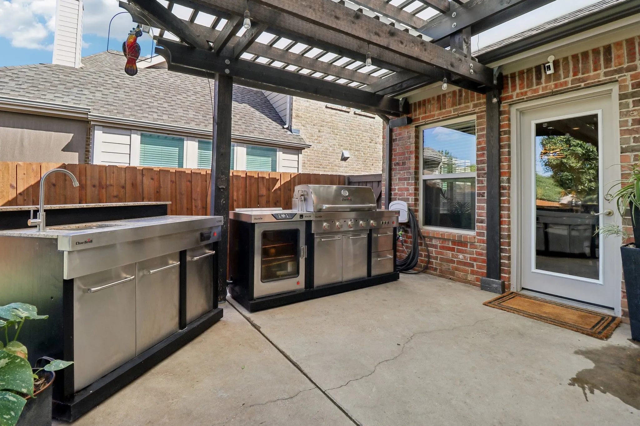 Outdoor Kitchen
