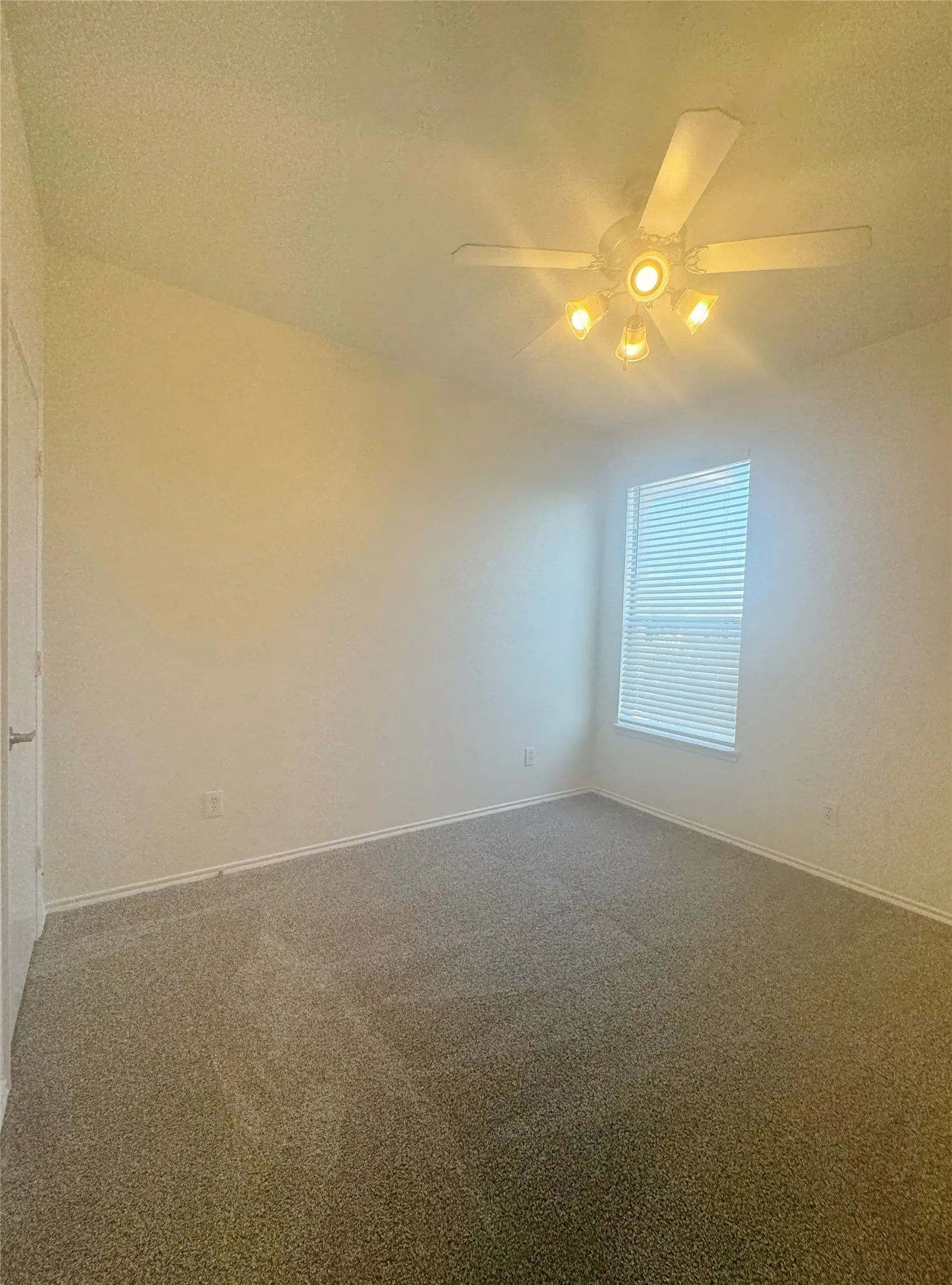 Townhouse For Rent in Dallas County , 2264 Stonebrook Lane, Mesquite, Texas 75181, 3 Bedroom, 3 Bathroom, 2 Garage spaces, 1,463 Sqft, built in 2006, mls#21389357, Real Estate Agent in Mesquite, Homes For Rent in Dallas county, Homes For Rent in Mesquite, Realtor in Mesquite Texas, Real Estate Brokerage Independent Realty Texas, Luminita Cordes Realtor