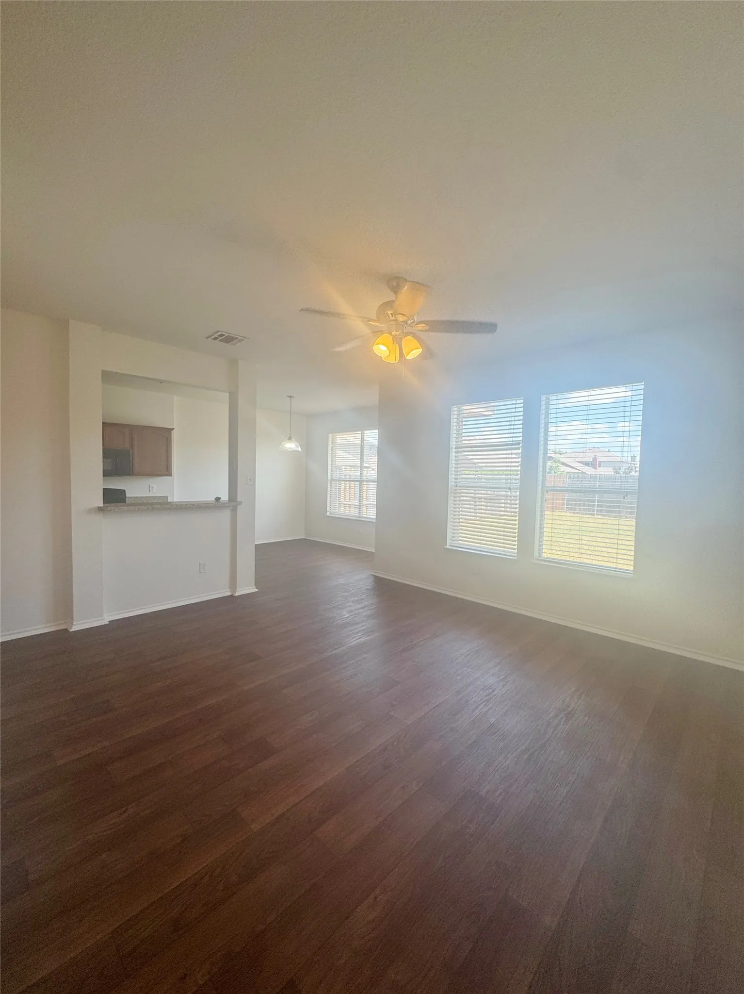 Townhouse For Rent in Dallas County , 2264 Stonebrook Lane, Mesquite, Texas 75181, 3 Bedroom, 3 Bathroom, 2 Garage spaces, 1,463 Sqft, built in 2006, mls#21389357, Real Estate Agent in Mesquite, Homes For Rent in Dallas county, Homes For Rent in Mesquite, Realtor in Mesquite Texas, Real Estate Brokerage Independent Realty Texas, Luminita Cordes Realtor