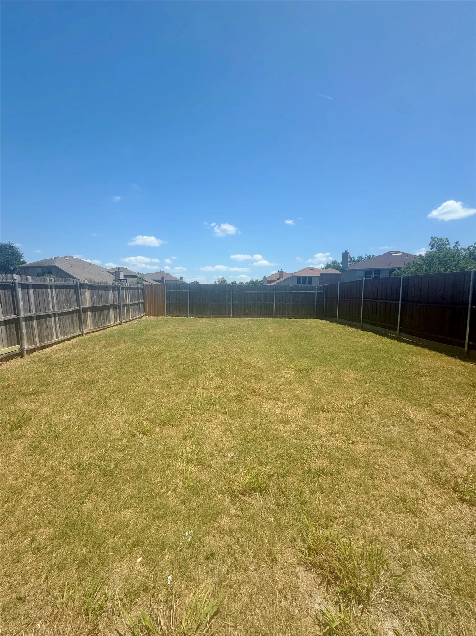 Townhouse For Rent in Dallas County , 2264 Stonebrook Lane, Mesquite, Texas 75181, 3 Bedroom, 3 Bathroom, 2 Garage spaces, 1,463 Sqft, built in 2006, mls#21389357, Real Estate Agent in Mesquite, Homes For Rent in Dallas county, Homes For Rent in Mesquite, Realtor in Mesquite Texas, Real Estate Brokerage Independent Realty Texas, Luminita Cordes Realtor