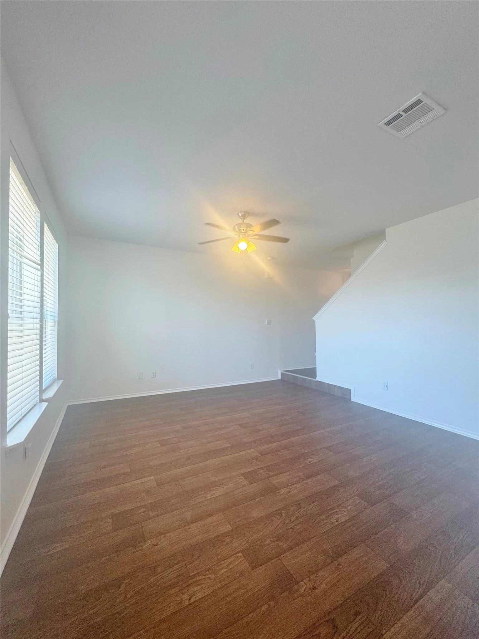 Townhouse For Rent in Dallas County , 2264 Stonebrook Lane, Mesquite, Texas 75181, 3 Bedroom, 3 Bathroom, 2 Garage spaces, 1,463 Sqft, built in 2006, mls#21389357, Real Estate Agent in Mesquite, Homes For Rent in Dallas county, Homes For Rent in Mesquite, Realtor in Mesquite Texas, Real Estate Brokerage Independent Realty Texas, Luminita Cordes Realtor