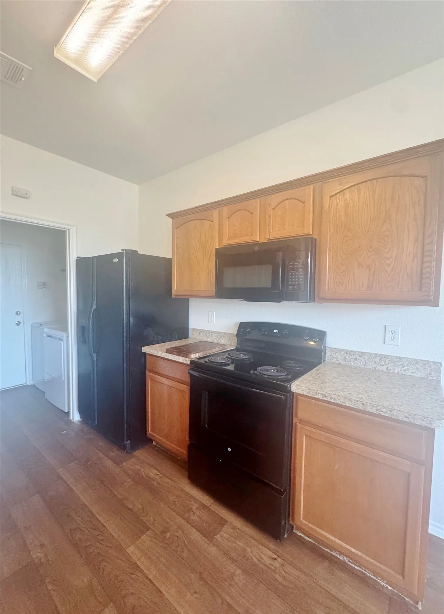 Townhouse For Rent in Dallas County , 2264 Stonebrook Lane, Mesquite, Texas 75181, 3 Bedroom, 3 Bathroom, 2 Garage spaces, 1,463 Sqft, built in 2006, mls#21389357, Real Estate Agent in Mesquite, Homes For Rent in Dallas county, Homes For Rent in Mesquite, Realtor in Mesquite Texas, Real Estate Brokerage Independent Realty Texas, Luminita Cordes Realtor