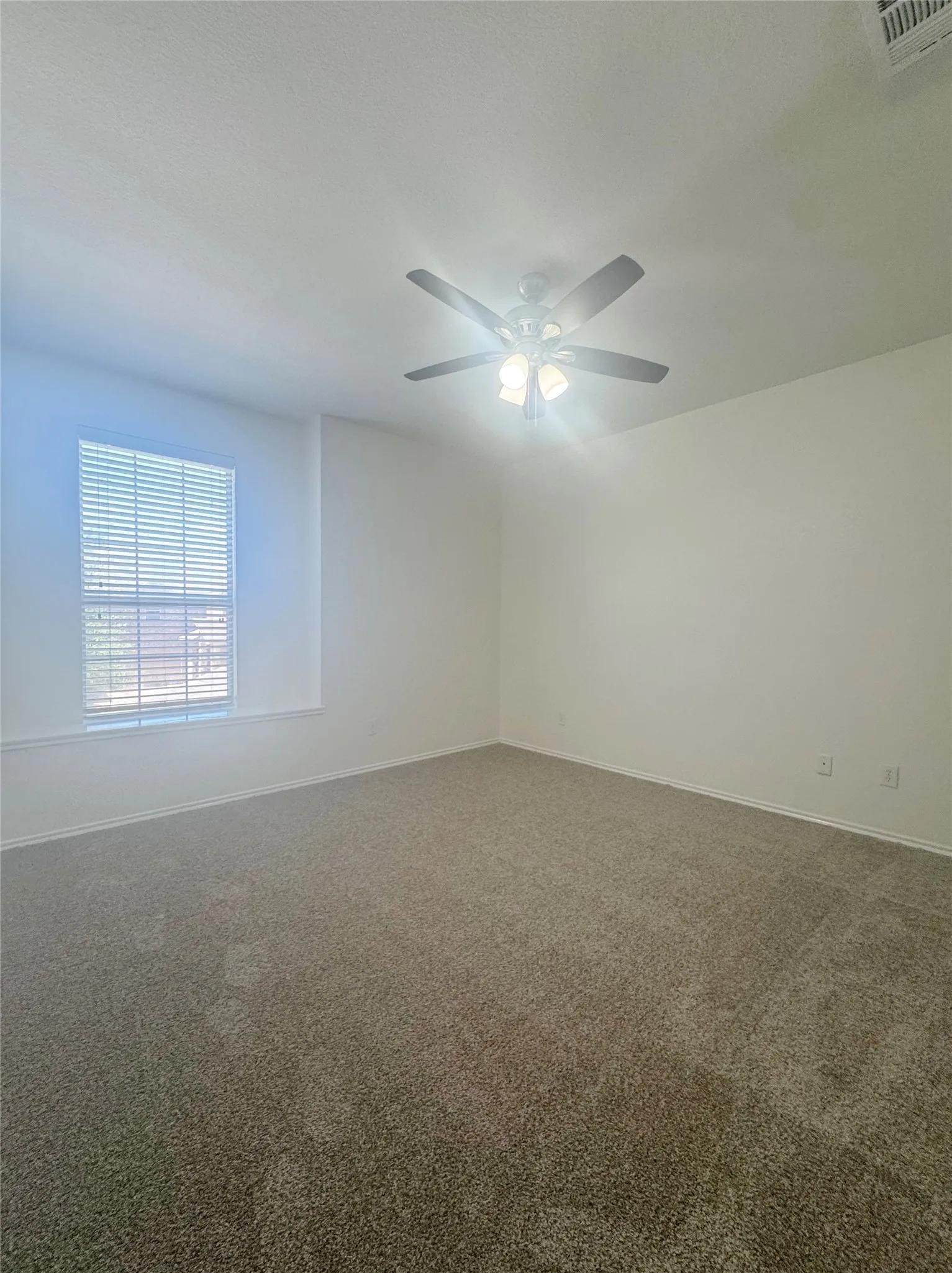 Townhouse For Rent in Dallas County , 2264 Stonebrook Lane, Mesquite, Texas 75181, 3 Bedroom, 3 Bathroom, 2 Garage spaces, 1,463 Sqft, built in 2006, mls#21389357, Real Estate Agent in Mesquite, Homes For Rent in Dallas county, Homes For Rent in Mesquite, Realtor in Mesquite Texas, Real Estate Brokerage Independent Realty Texas, Luminita Cordes Realtor