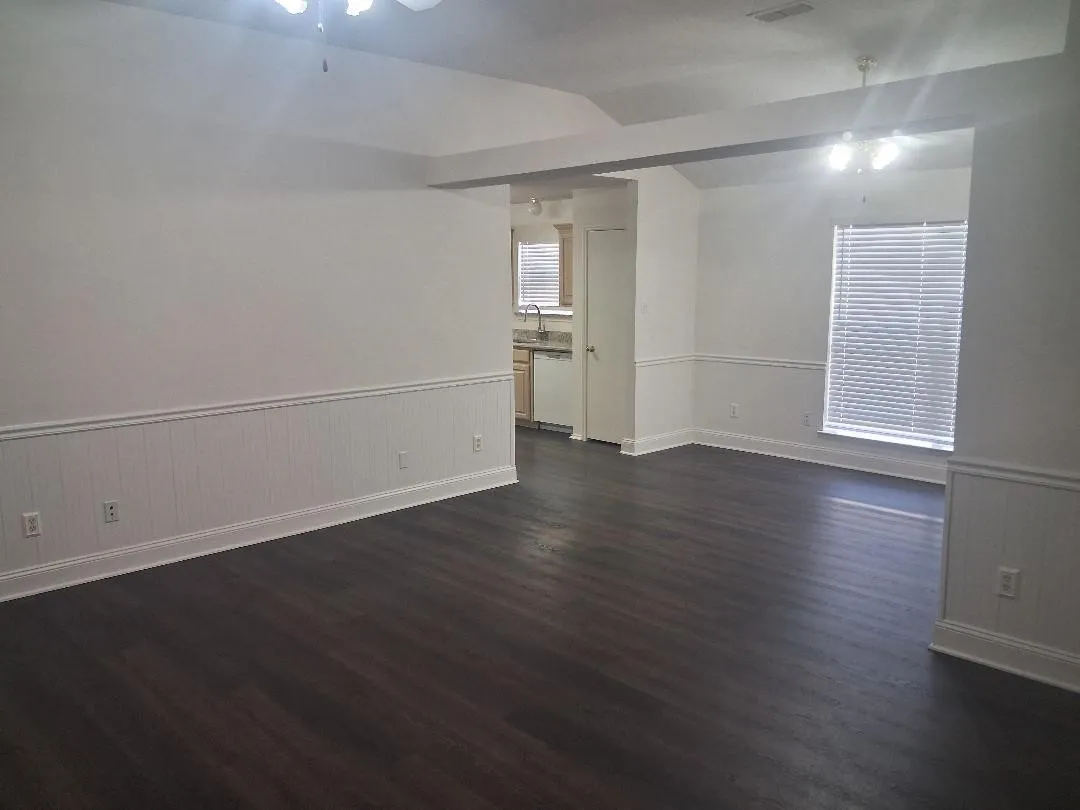 Single Family Residence For Rent in Tarrant County , 1123 Greenview Lane, Kennedale, Texas 76060, 4 Bedroom, 2 Bathroom, 2 Garage spaces, 1,775 Sqft, built in 1999, mls#21380963, Real Estate Agent in Kennedale, Homes For Rent in Tarrant county, Homes For Rent in Kennedale, Realtor in Kennedale Texas, Real Estate Brokerage Independent Realty Texas, Luminita Cordes Realtor