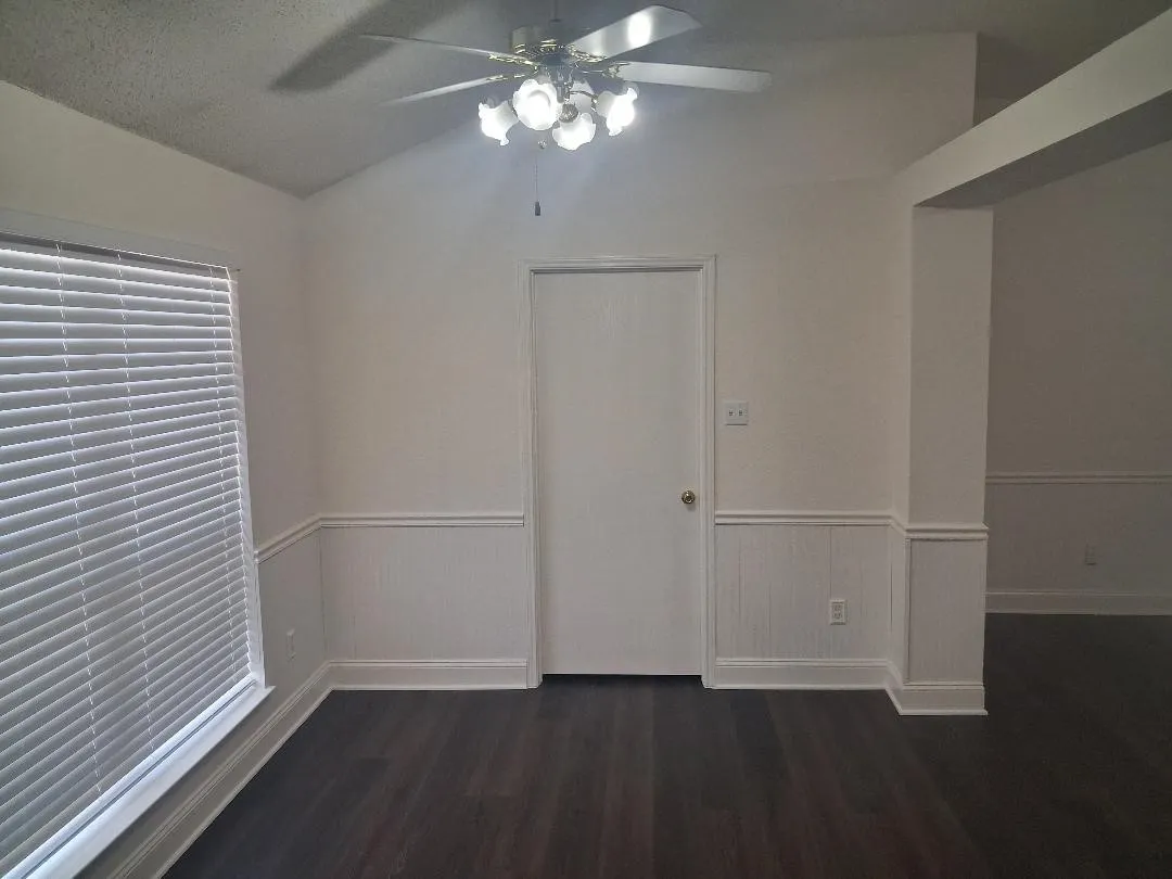 Single Family Residence For Rent in Tarrant County , 1123 Greenview Lane, Kennedale, Texas 76060, 4 Bedroom, 2 Bathroom, 2 Garage spaces, 1,775 Sqft, built in 1999, mls#21380963, Real Estate Agent in Kennedale, Homes For Rent in Tarrant county, Homes For Rent in Kennedale, Realtor in Kennedale Texas, Real Estate Brokerage Independent Realty Texas, Luminita Cordes Realtor