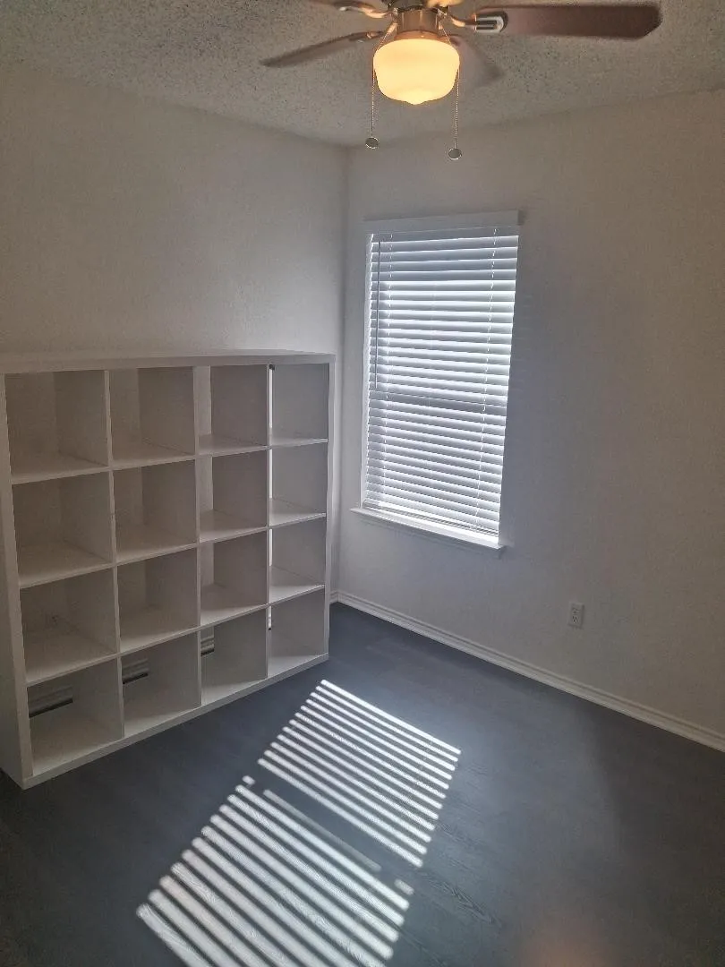 Single Family Residence For Rent in Tarrant County , 1123 Greenview Lane, Kennedale, Texas 76060, 4 Bedroom, 2 Bathroom, 2 Garage spaces, 1,775 Sqft, built in 1999, mls#21380963, Real Estate Agent in Kennedale, Homes For Rent in Tarrant county, Homes For Rent in Kennedale, Realtor in Kennedale Texas, Real Estate Brokerage Independent Realty Texas, Luminita Cordes Realtor