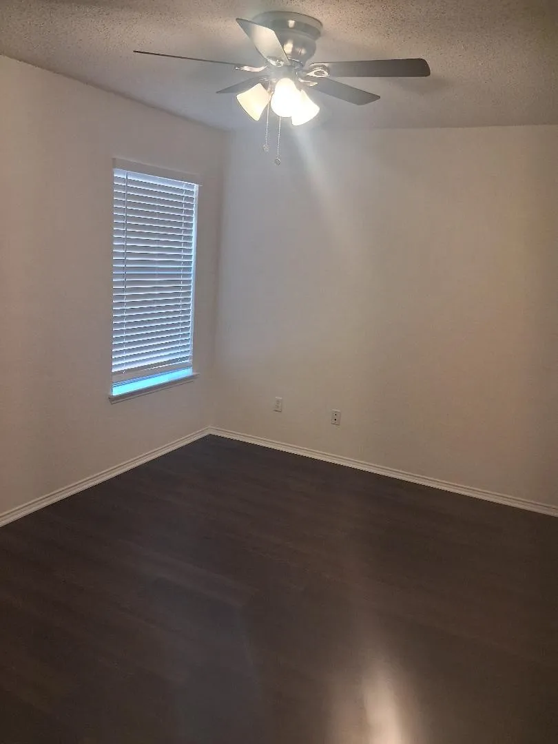 Single Family Residence For Rent in Tarrant County , 1123 Greenview Lane, Kennedale, Texas 76060, 4 Bedroom, 2 Bathroom, 2 Garage spaces, 1,775 Sqft, built in 1999, mls#21380963, Real Estate Agent in Kennedale, Homes For Rent in Tarrant county, Homes For Rent in Kennedale, Realtor in Kennedale Texas, Real Estate Brokerage Independent Realty Texas, Luminita Cordes Realtor