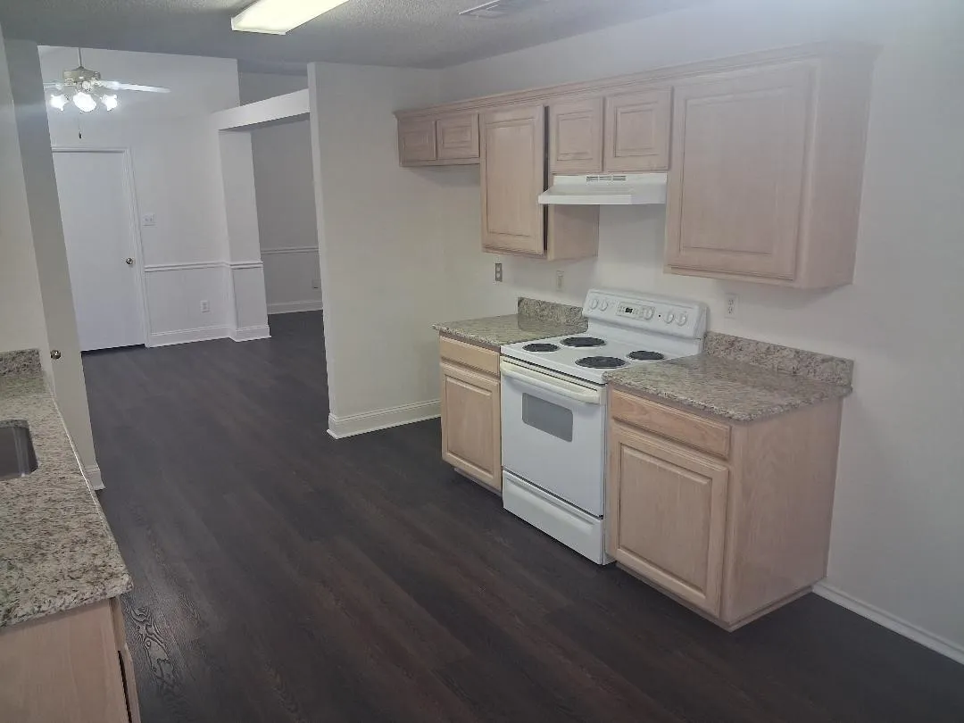 Single Family Residence For Rent in Tarrant County , 1123 Greenview Lane, Kennedale, Texas 76060, 4 Bedroom, 2 Bathroom, 2 Garage spaces, 1,775 Sqft, built in 1999, mls#21380963, Real Estate Agent in Kennedale, Homes For Rent in Tarrant county, Homes For Rent in Kennedale, Realtor in Kennedale Texas, Real Estate Brokerage Independent Realty Texas, Luminita Cordes Realtor