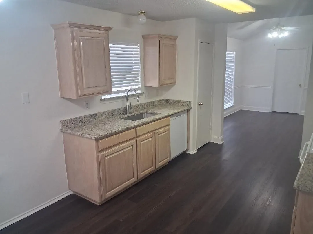 Single Family Residence For Rent in Tarrant County , 1123 Greenview Lane, Kennedale, Texas 76060, 4 Bedroom, 2 Bathroom, 2 Garage spaces, 1,775 Sqft, built in 1999, mls#21380963, Real Estate Agent in Kennedale, Homes For Rent in Tarrant county, Homes For Rent in Kennedale, Realtor in Kennedale Texas, Real Estate Brokerage Independent Realty Texas, Luminita Cordes Realtor