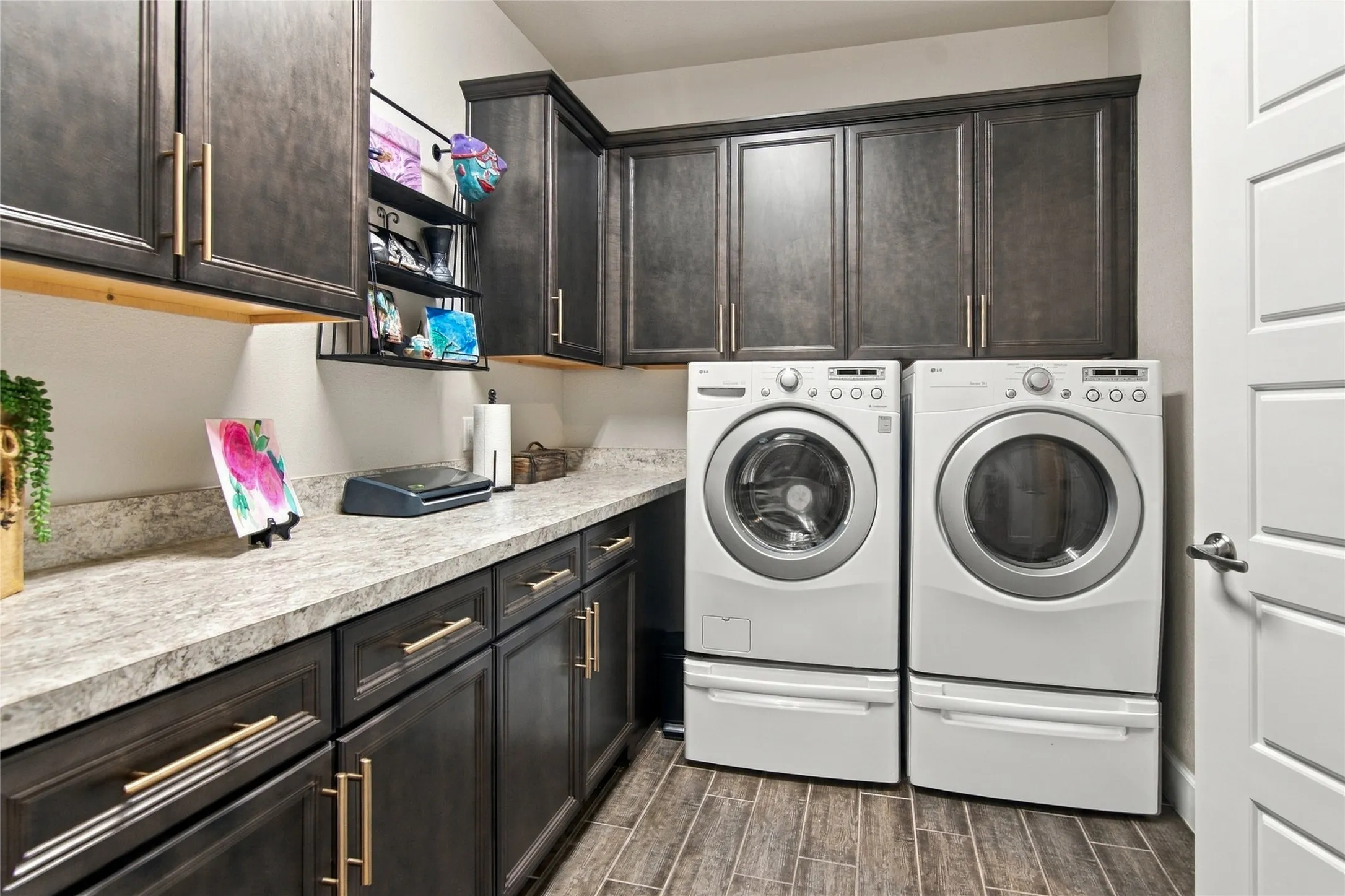 Single Family Residence For Sale in Denton County , 9717 Arkose Drive, Denton, Texas 76207, 2 Bedroom, 3 Bathroom, 3 Garage spaces, 2,096 Sqft, built in 2017, mls#21388534, Real Estate Agent in Denton, Homes For Sale in Denton county, Homes For Sale in Denton, Realtor in Denton Texas, Real Estate Brokerage Independent Realty Texas, Luminita Cordes Realtor