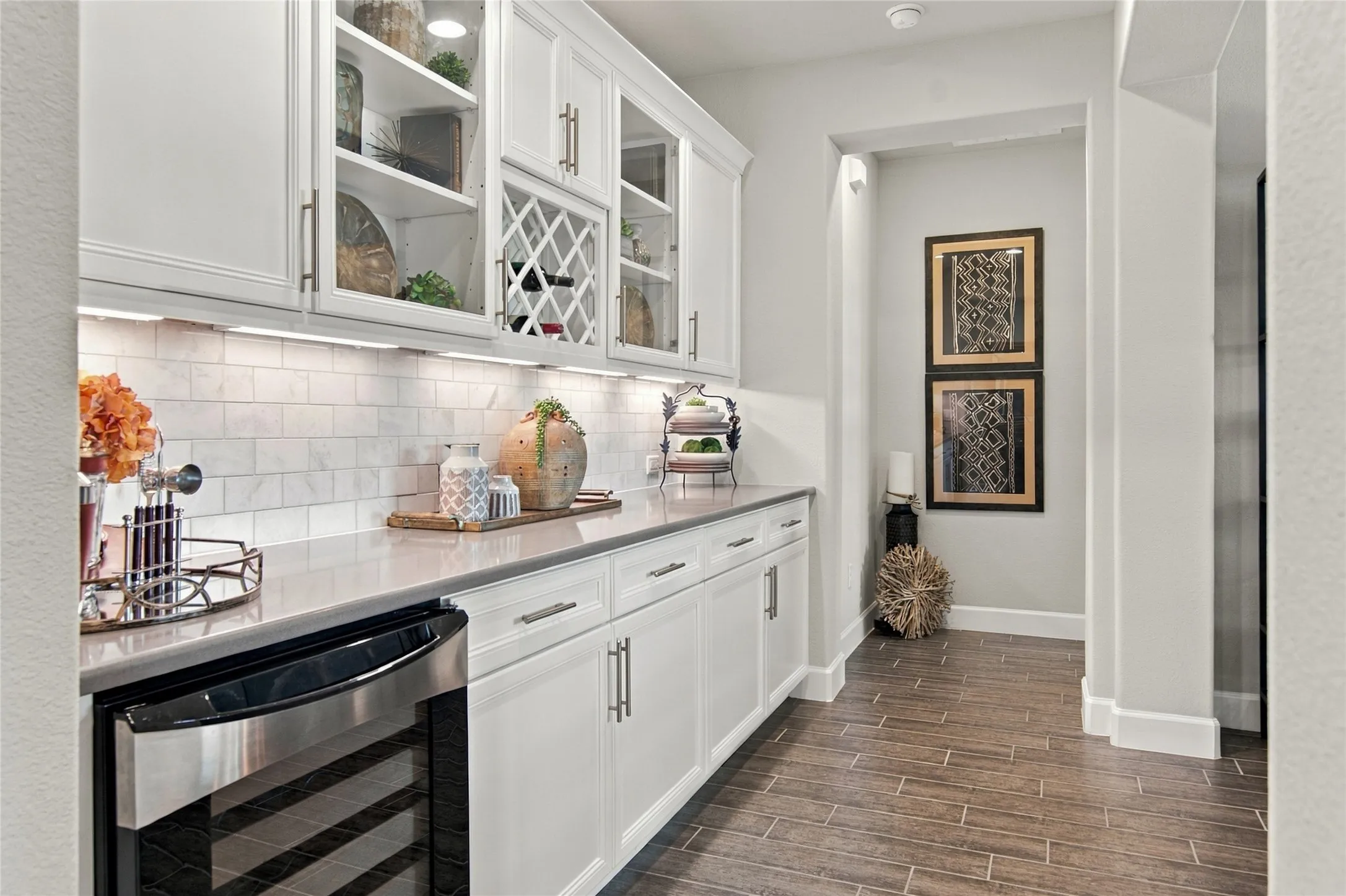 Single Family Residence For Sale in Denton County , 9717 Arkose Drive, Denton, Texas 76207, 2 Bedroom, 3 Bathroom, 3 Garage spaces, 2,096 Sqft, built in 2017, mls#21388534, Real Estate Agent in Denton, Homes For Sale in Denton county, Homes For Sale in Denton, Realtor in Denton Texas, Real Estate Brokerage Independent Realty Texas, Luminita Cordes Realtor