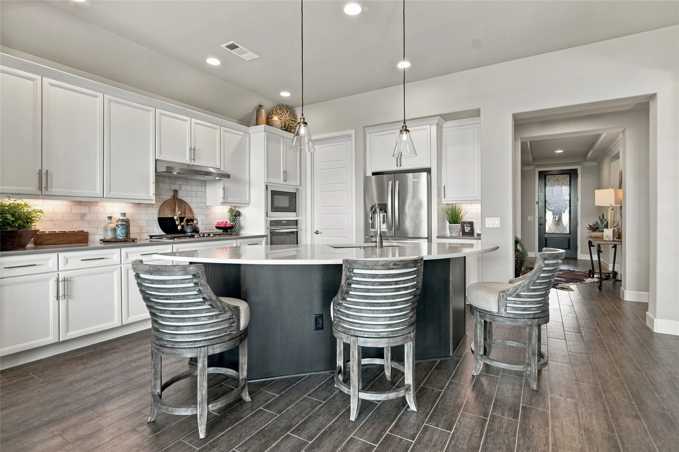 Single Family Residence For Sale in Denton County , 9717 Arkose Drive, Denton, Texas 76207, 2 Bedroom, 3 Bathroom, 3 Garage spaces, 2,096 Sqft, built in 2017, mls#21388534, Real Estate Agent in Denton, Homes For Sale in Denton county, Homes For Sale in Denton, Realtor in Denton Texas, Real Estate Brokerage Independent Realty Texas, Luminita Cordes Realtor