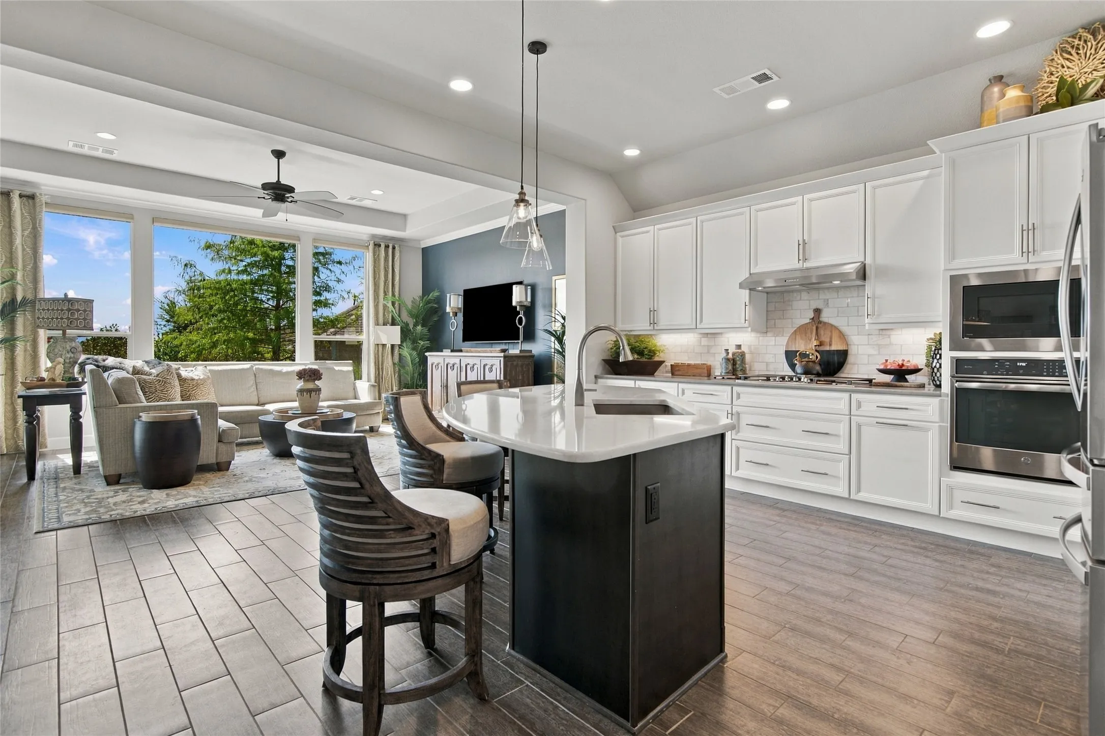 Single Family Residence For Sale in Denton County , 9717 Arkose Drive, Denton, Texas 76207, 2 Bedroom, 3 Bathroom, 3 Garage spaces, 2,096 Sqft, built in 2017, mls#21388534, Real Estate Agent in Denton, Homes For Sale in Denton county, Homes For Sale in Denton, Realtor in Denton Texas, Real Estate Brokerage Independent Realty Texas, Luminita Cordes Realtor