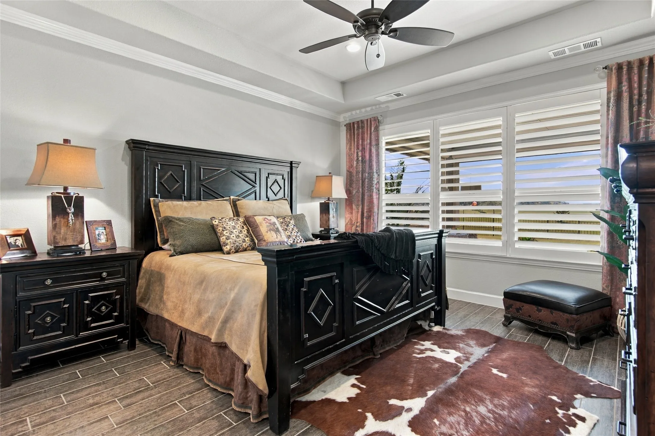 Single Family Residence For Sale in Denton County , 9717 Arkose Drive, Denton, Texas 76207, 2 Bedroom, 3 Bathroom, 3 Garage spaces, 2,096 Sqft, built in 2017, mls#21388534, Real Estate Agent in Denton, Homes For Sale in Denton county, Homes For Sale in Denton, Realtor in Denton Texas, Real Estate Brokerage Independent Realty Texas, Luminita Cordes Realtor