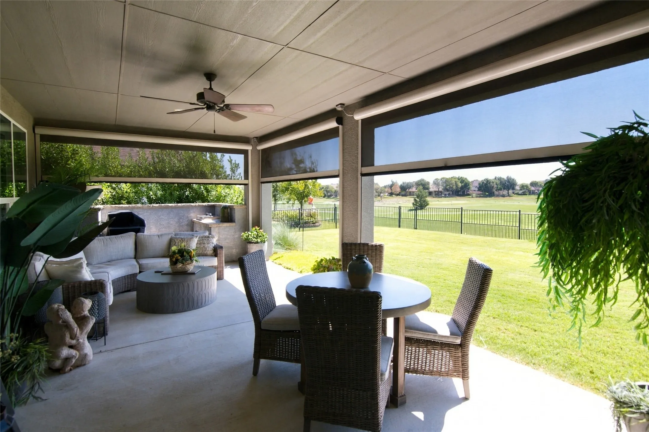 Single Family Residence For Sale in Denton County , 9717 Arkose Drive, Denton, Texas 76207, 2 Bedroom, 3 Bathroom, 3 Garage spaces, 2,096 Sqft, built in 2017, mls#21388534, Real Estate Agent in Denton, Homes For Sale in Denton county, Homes For Sale in Denton, Realtor in Denton Texas, Real Estate Brokerage Independent Realty Texas, Luminita Cordes Realtor