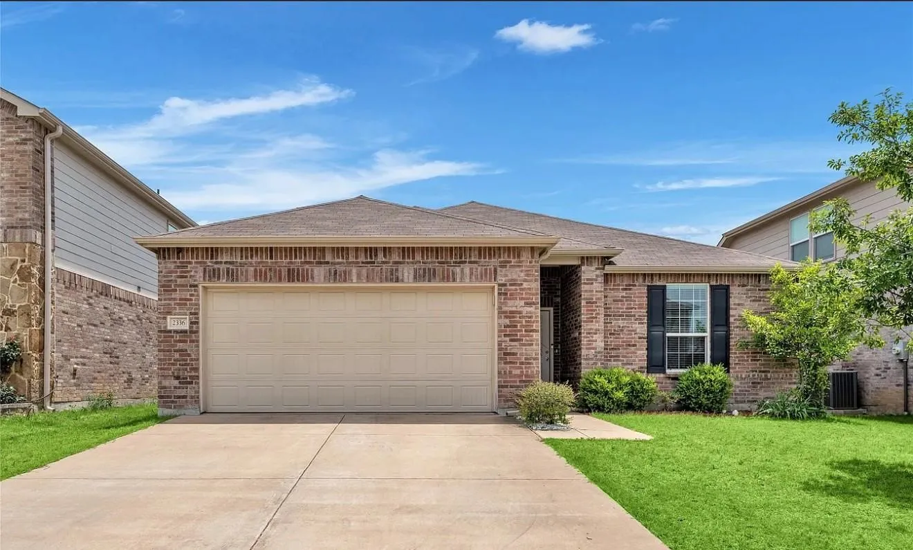 Single Family Residence For Rent in Tarrant County , 2336 Bermont Red Lane, Fort Worth, Texas 76131, 3 Bedroom, 2 Bathroom, 2 Garage spaces, 1,975 Sqft, built in 2016, mls#21389363, Real Estate Agent in Fort Worth, Homes For Rent in Tarrant county, Homes For Rent in Fort Worth, Realtor in Fort Worth Texas, Real Estate Brokerage Independent Realty Texas, Luminita Cordes Realtor