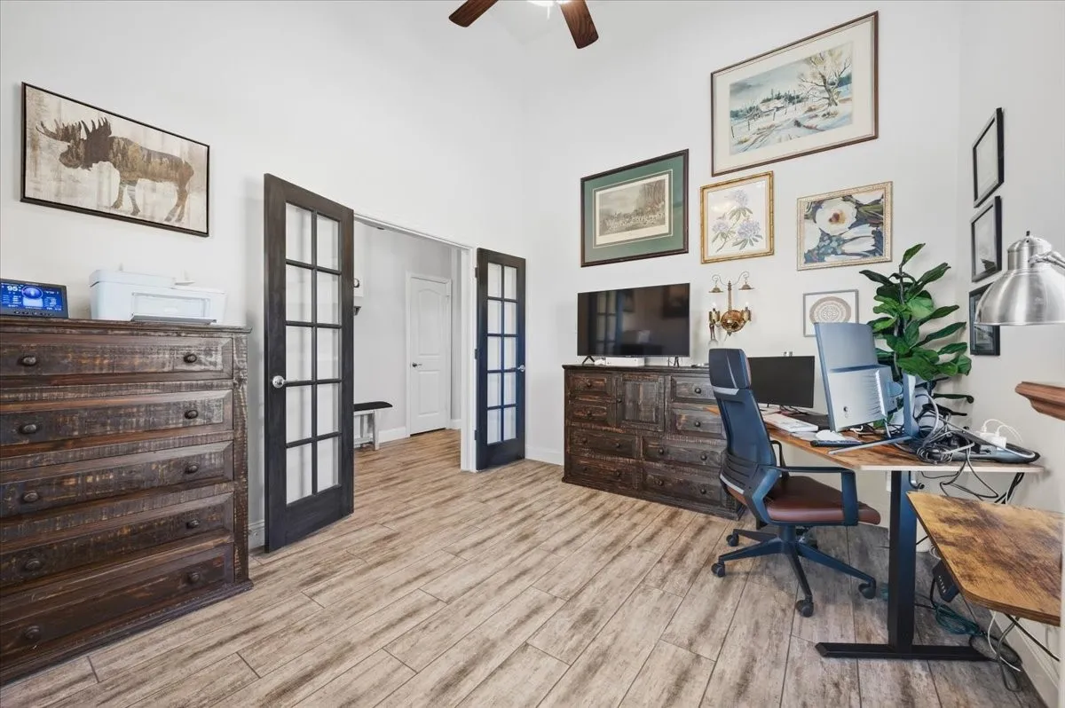 Single Family Residence For Sale in Ellis County , 136 Sapphire Lane, Waxahachie, Texas 75165, 3 Bedroom, 2 Bathroom, 2 Garage spaces, 2,267 Sqft, built in 2019, mls#21389366, Real Estate Agent in Waxahachie, Homes For Sale in Ellis county, Homes For Sale in Waxahachie, Realtor in Waxahachie Texas, Real Estate Brokerage Independent Realty Texas, Luminita Cordes Realtor
