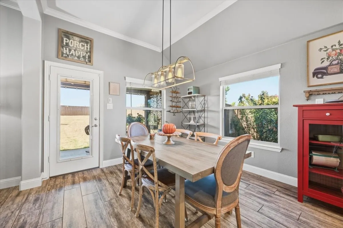 Single Family Residence For Sale in Ellis County , 136 Sapphire Lane, Waxahachie, Texas 75165, 3 Bedroom, 2 Bathroom, 2 Garage spaces, 2,267 Sqft, built in 2019, mls#21389366, Real Estate Agent in Waxahachie, Homes For Sale in Ellis county, Homes For Sale in Waxahachie, Realtor in Waxahachie Texas, Real Estate Brokerage Independent Realty Texas, Luminita Cordes Realtor