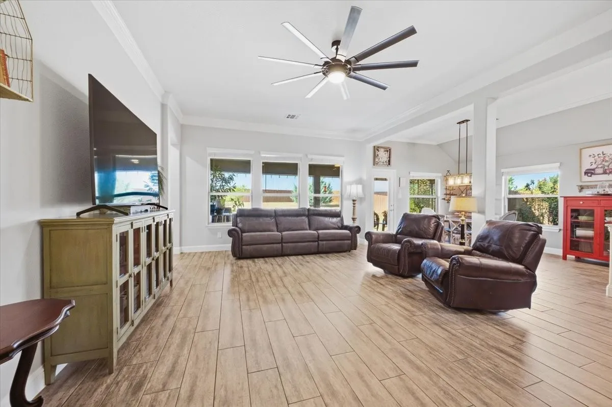 Single Family Residence For Sale in Ellis County , 136 Sapphire Lane, Waxahachie, Texas 75165, 3 Bedroom, 2 Bathroom, 2 Garage spaces, 2,267 Sqft, built in 2019, mls#21389366, Real Estate Agent in Waxahachie, Homes For Sale in Ellis county, Homes For Sale in Waxahachie, Realtor in Waxahachie Texas, Real Estate Brokerage Independent Realty Texas, Luminita Cordes Realtor