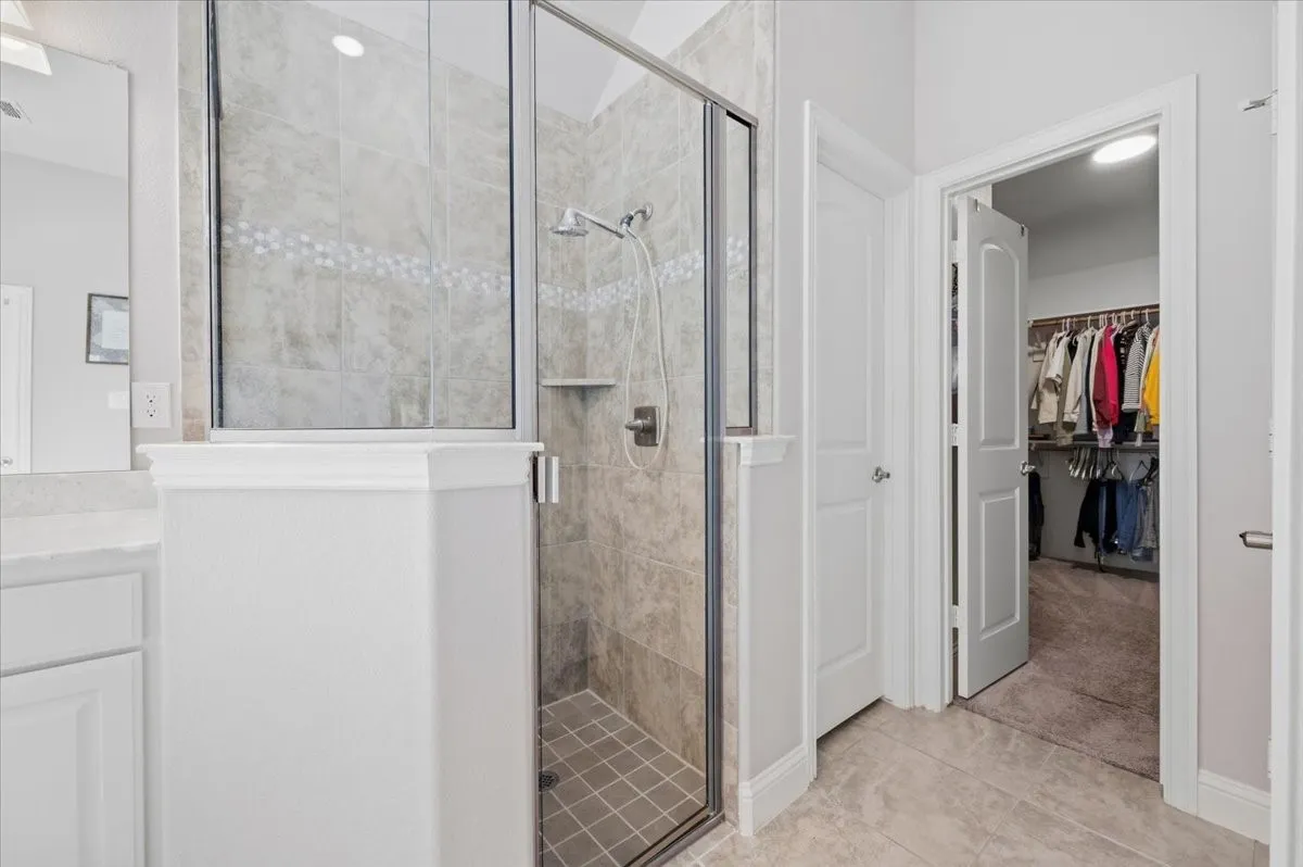 Single Family Residence For Sale in Ellis County , 136 Sapphire Lane, Waxahachie, Texas 75165, 3 Bedroom, 2 Bathroom, 2 Garage spaces, 2,267 Sqft, built in 2019, mls#21389366, Real Estate Agent in Waxahachie, Homes For Sale in Ellis county, Homes For Sale in Waxahachie, Realtor in Waxahachie Texas, Real Estate Brokerage Independent Realty Texas, Luminita Cordes Realtor